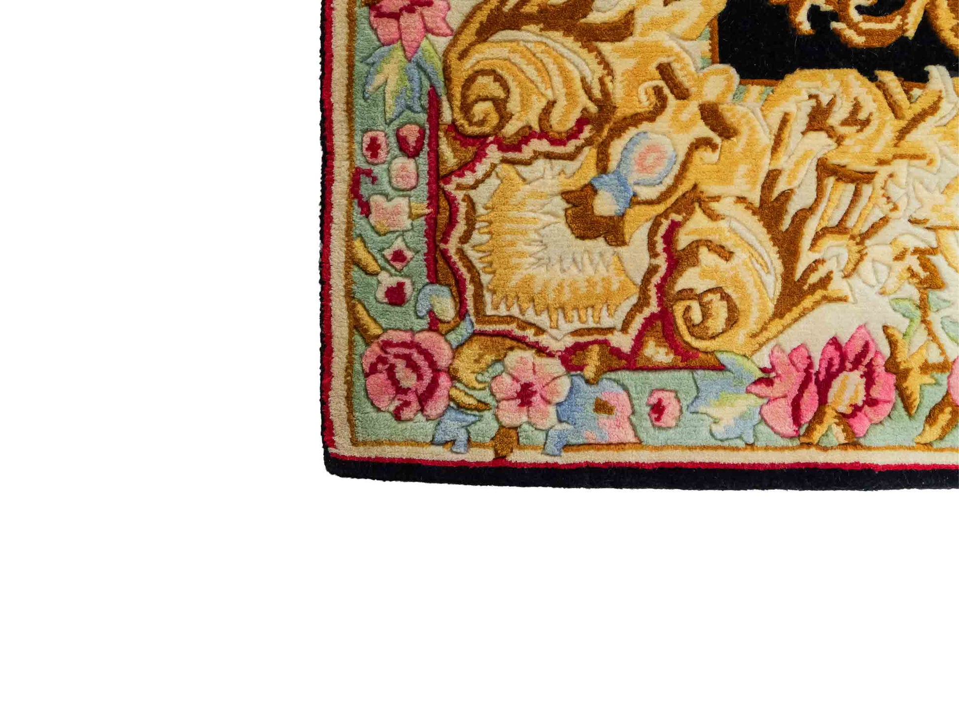 Feiner, handgeknüpfter Indo Aubusson Orientteppich aus Wolle von Khademi, creme, gold, schwarz, rot. 123x76 cm. Verkauf durch Jupiter Intl.