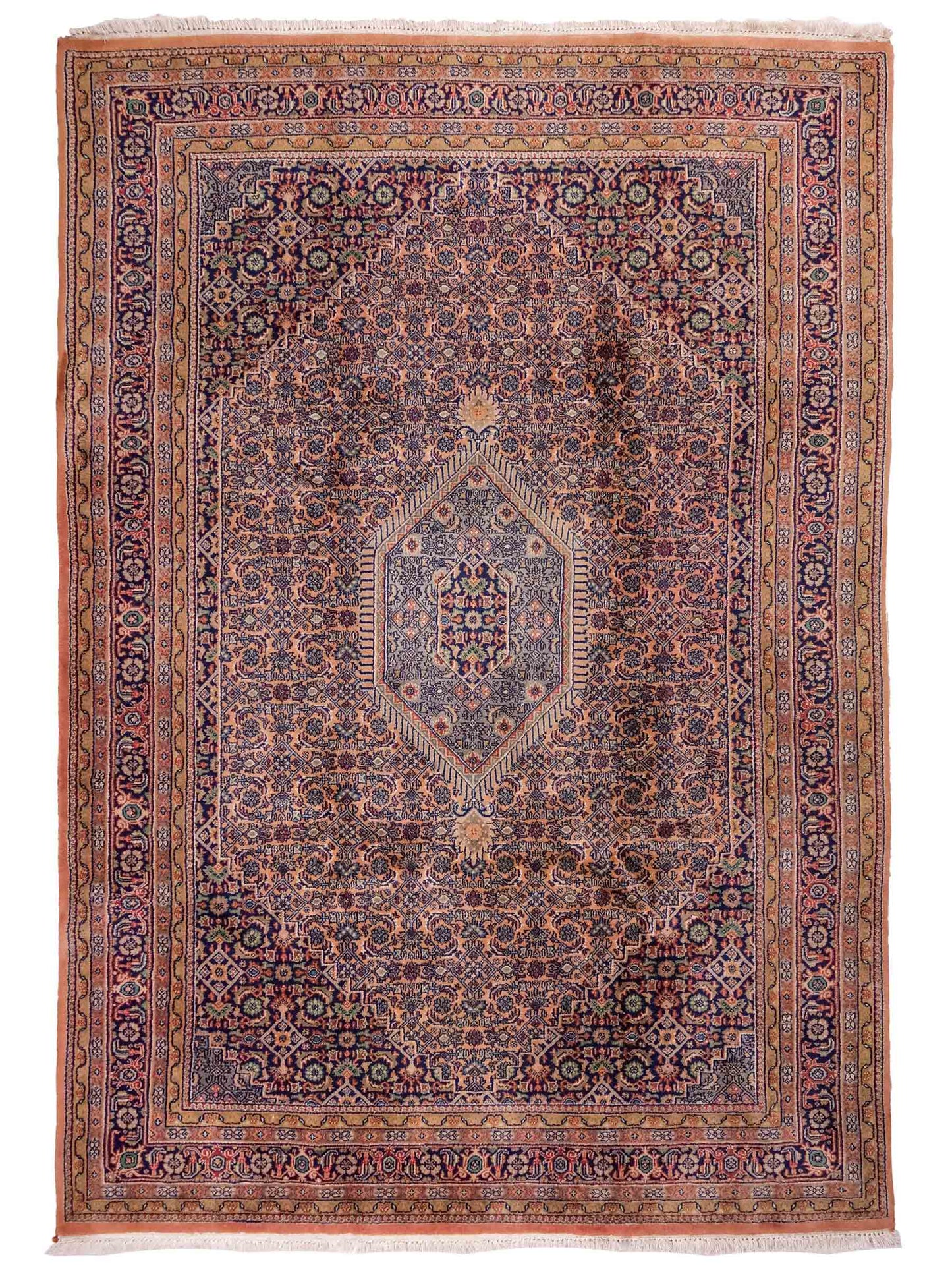 Feiner, handgeknüpfter Indo Bidjar Orientteppich aus reiner Wolle mit geometrischem Medaillon von Khademi. Größe: 234 x 174 cm. Farbe: Orange, braun. RB3-972. Ursprung: Indien. Verkauf durch JUPITER Intl.