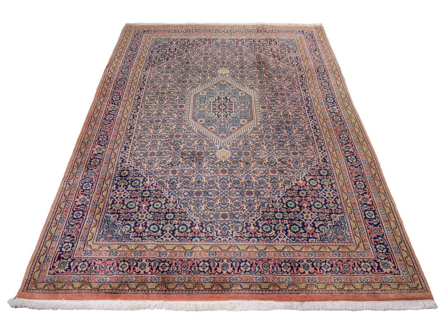 Feiner, handgeknüpfter Indo Bidjar Orientteppich aus reiner Wolle mit geometrischem Medaillon von Khademi. Größe: 234 x 174 cm. Farbe: Orange, braun. RB3-972. Ursprung: Indien. Verkauf durch JUPITER Intl.