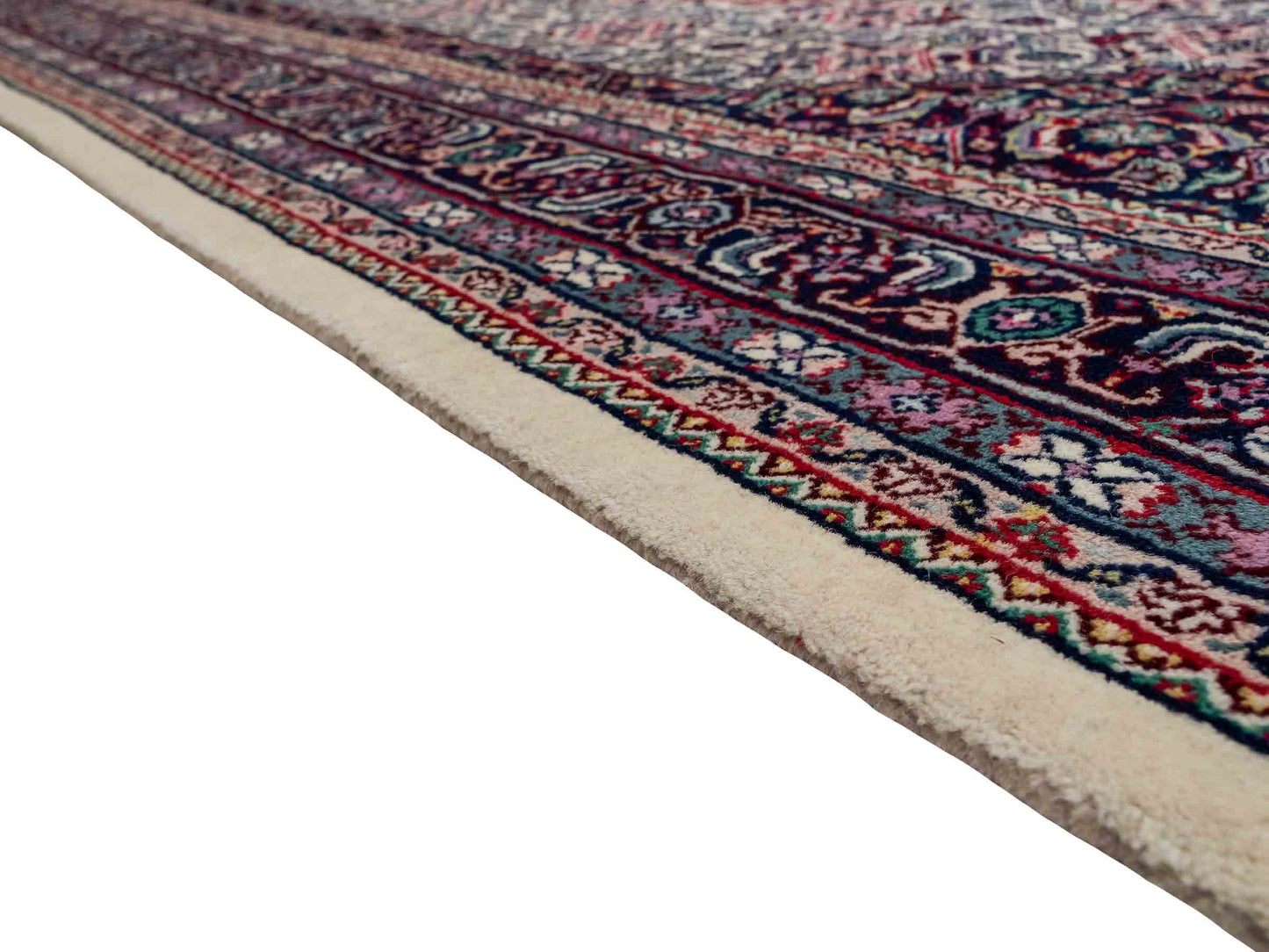 Feiner, handgeknüpfter Indo Bidjar Orientteppich aus reiner Wolle mit geometrischem Medaillon von Khademi. Größe: 174 x 190 cm. Farbe: Weiß, blau, rot. RB3-1618. Ursprung: Indien. Verkauf durch JUPITER Intl.