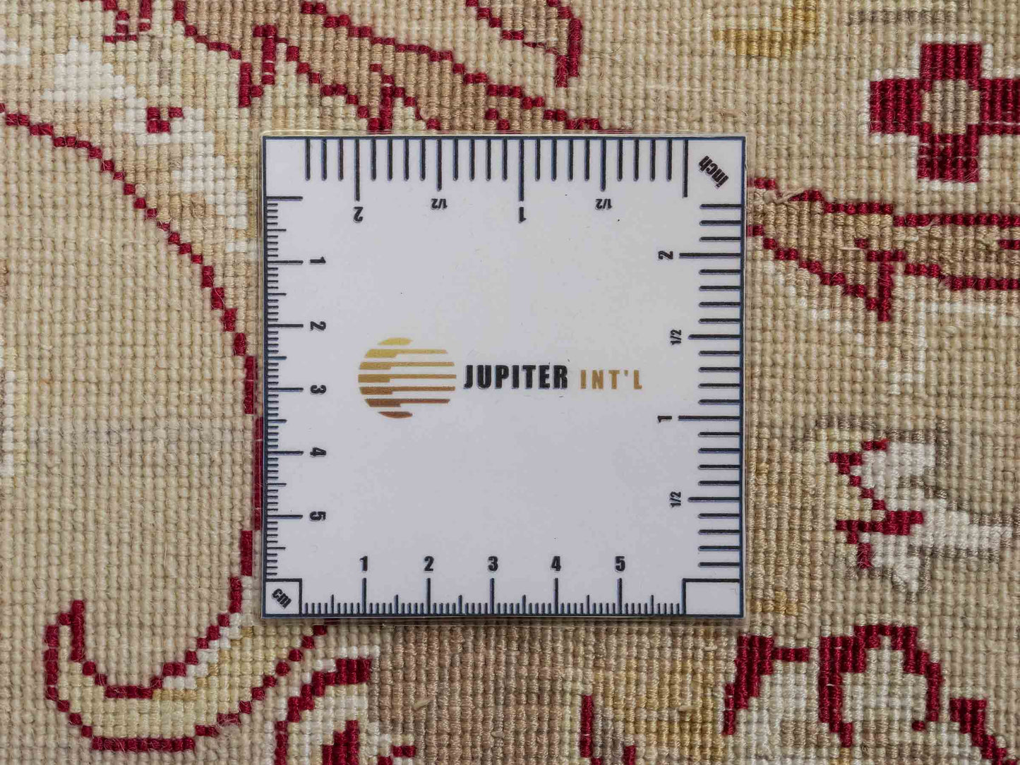 Sehr feiner, handgeknüpfter Khademi Orientteppich mit Haj Jalili Design aus Wolle mit Viskose, weiß, creme, rot. 40x39 cm. Verkauf durch Jupiter Intl.