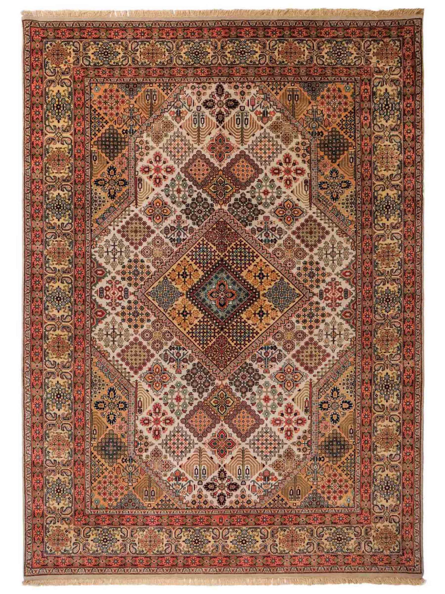 Sehr feiner, handgeknüpfter, indischer Khademi Orientteppich mit Keshan Design aus Wolle, beige. 245x172 cm. Vertrieb durch Jupiter Intl.
