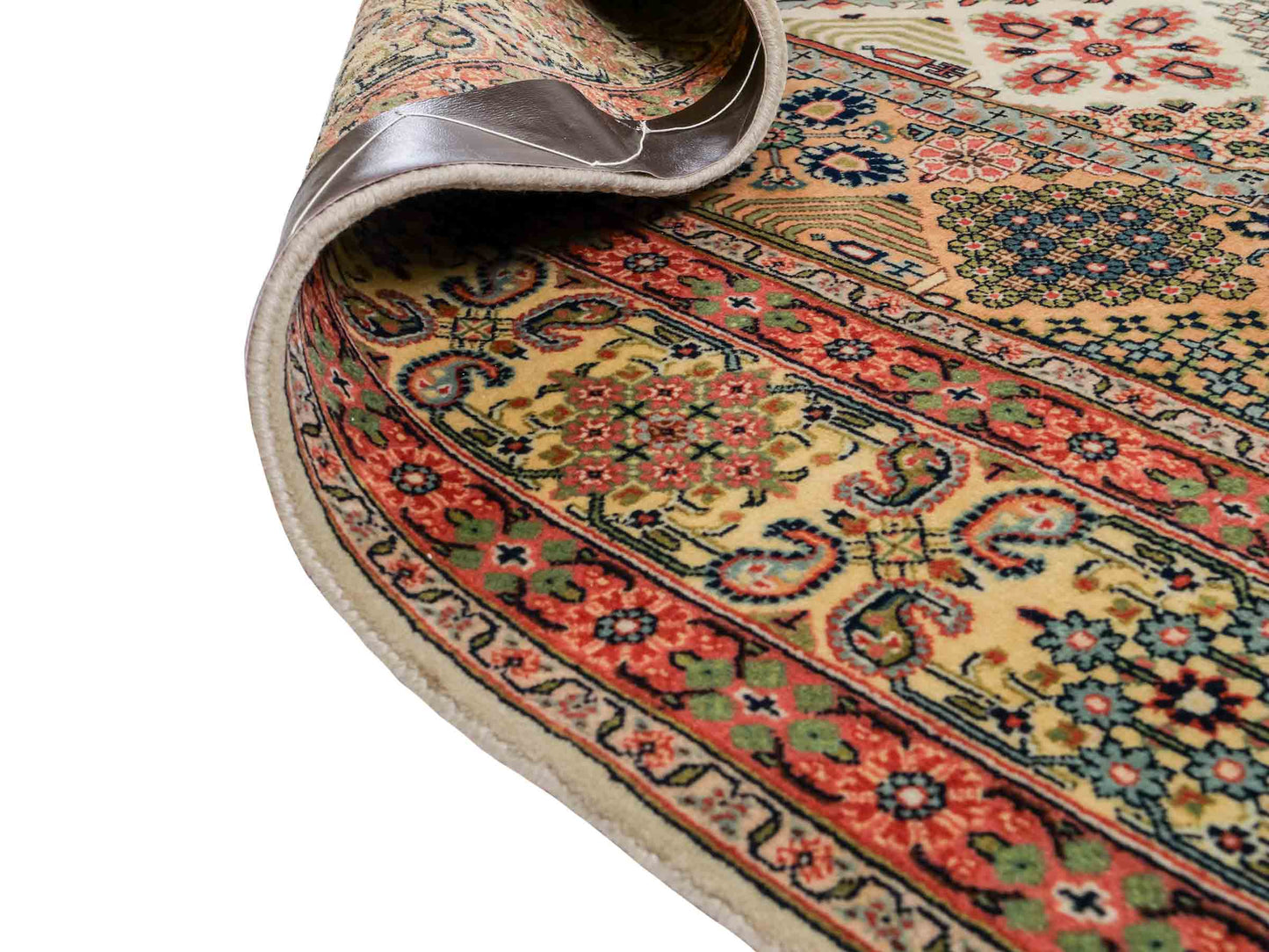 Sehr feiner, handgeknüpfter, indischer Khademi Orientteppich mit Keshan Design aus Wolle, beige. 245x172 cm. Vertrieb durch Jupiter Intl.
