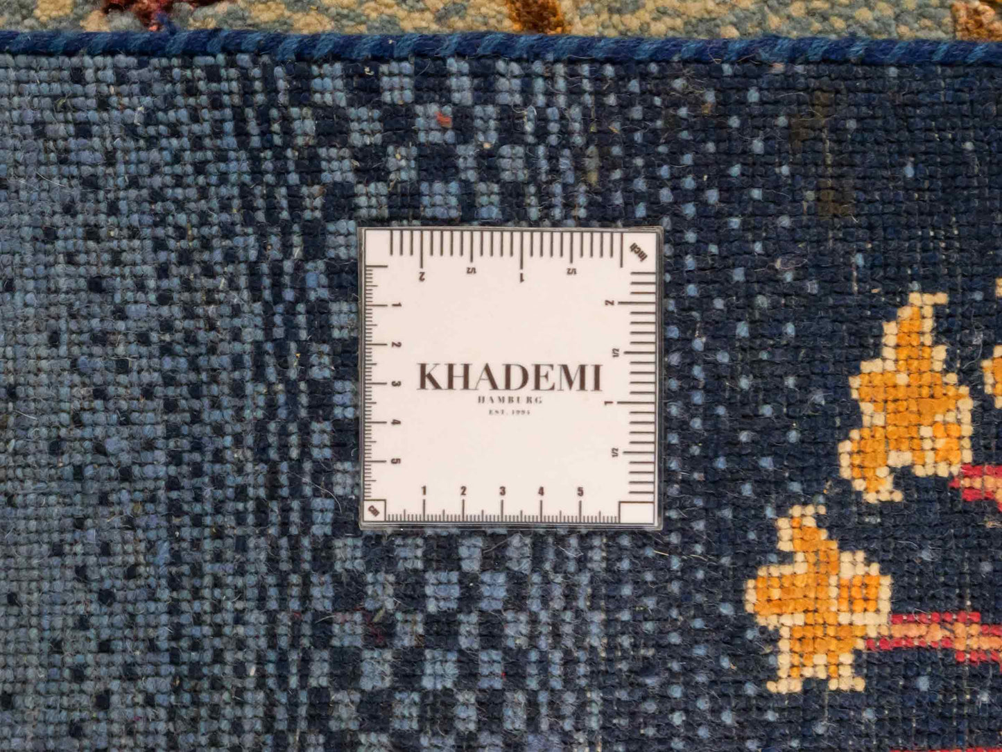 Handgeknüpfter Indo Loribaft Orientteppich von Khademi aus Wolle mit Bambusseide, blau, mehrfarbig. Nomaden-Design mit Lebensbaum. Von Hand geknüpft in Indien. Größe: 303x241cm. Teppichnummer: KB4-1707. Verkauf durch Jupiter Intl.