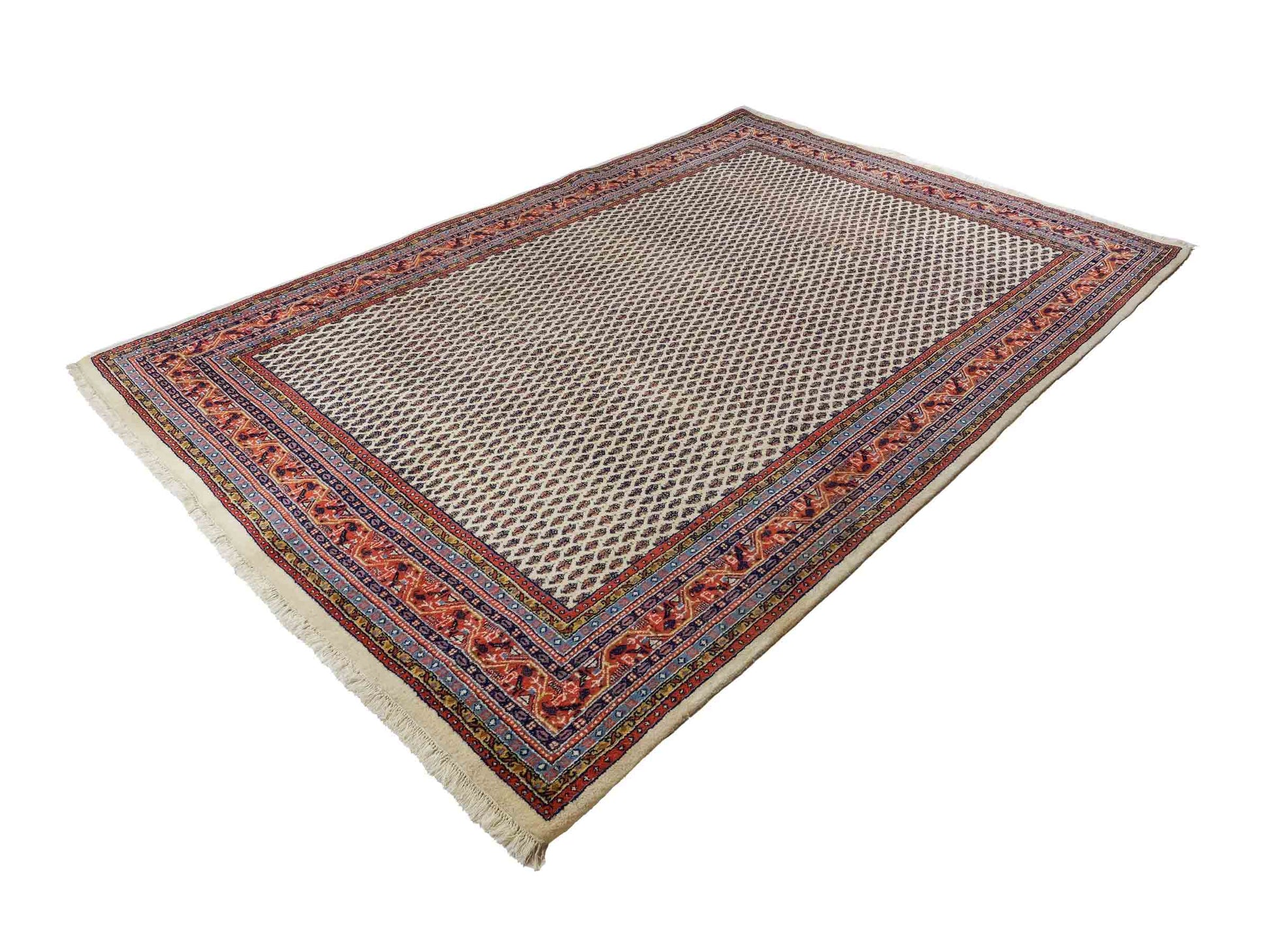 Feiner, handgeknüpfter indischer Sarough Mir Wollteppich von Khademi. Größe: 297 x 202 cm. Farbe: Cremeweiß. Verkauf durch JUPITER Intl.