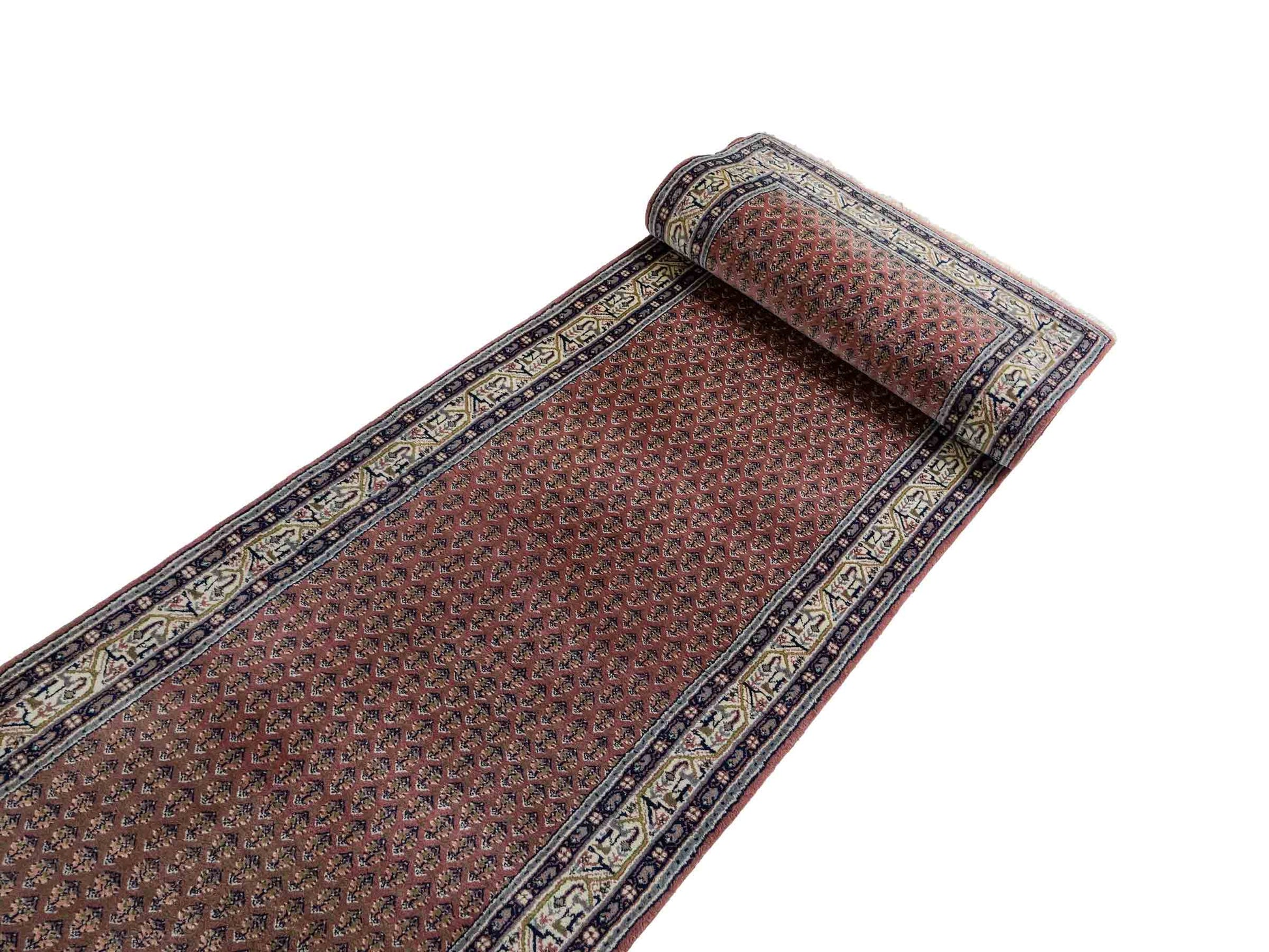 Feiner, handgeknüpfter Indo Sarough Mir Orientteppich Läufer aus Wolle von Khademi. Größe 403 x 80 cm. Farbe: Rot, cremeweiß. Verkauf durch JUPITER Intl.