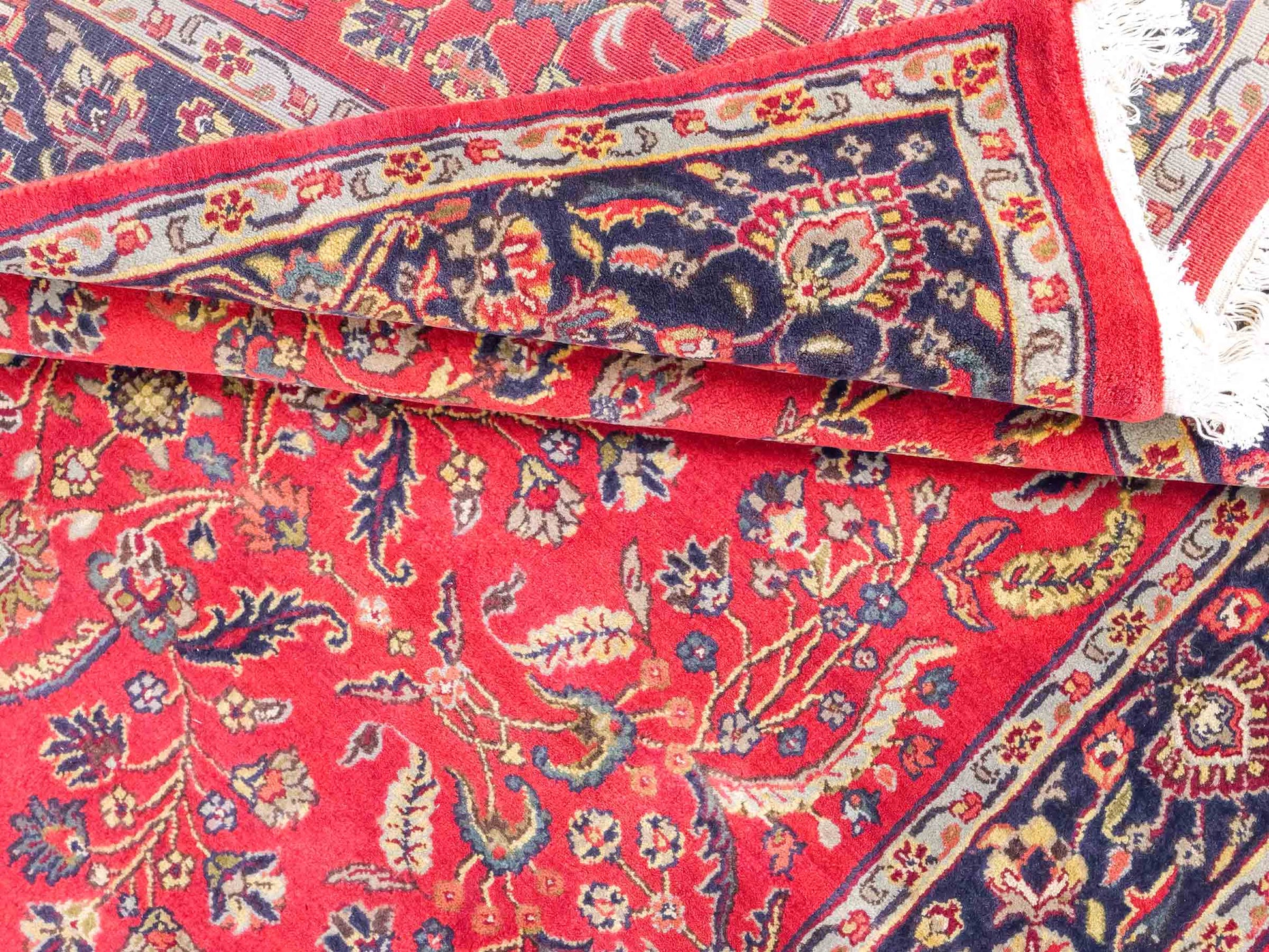 Handgeknüpfter, indischer Orientteppich mit Sarough Design von Khademi aus Wolle, rot. 215x154 cm. Verkauf durch Jupiter Intl.
