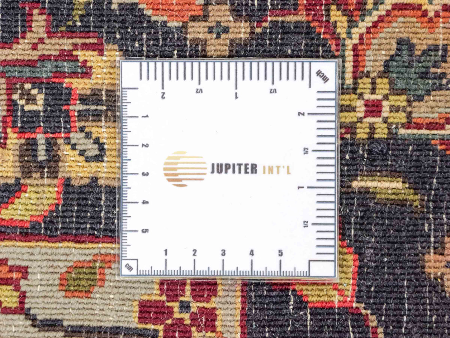 Handgeknüpfter, indischer Orientteppich mit Sarough Design von Khademi aus Wolle, rot. 215x154 cm. Verkauf durch Jupiter Intl.
