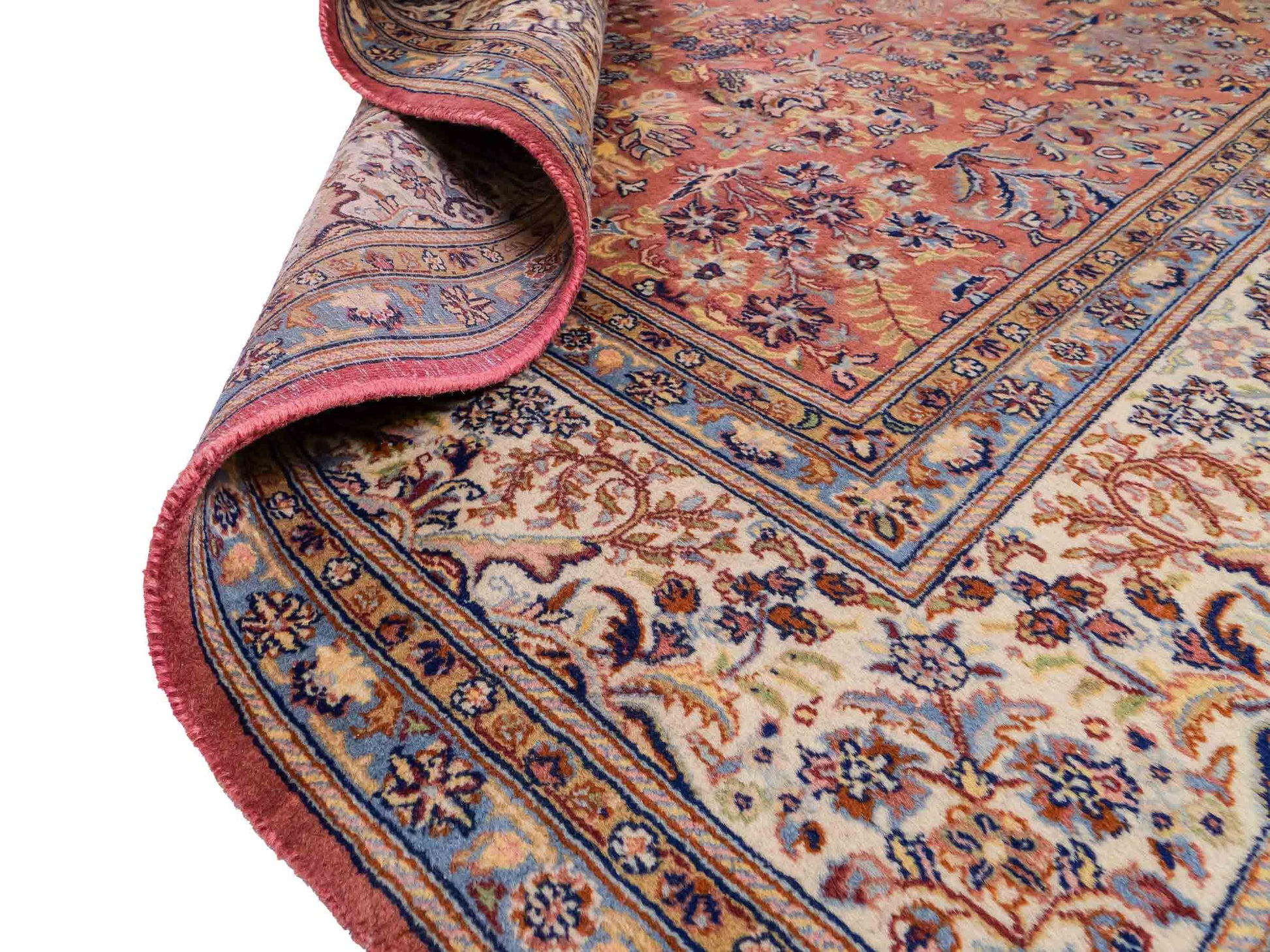 Sehr feiner, handgeknüpfter Indo Sarough Orientteppich aus Wolle von Khademi. Farbe: Rot, cremeweiß, blau. Größe: 295 x 240 cm. Vertrieb durch JUPITER Intl.