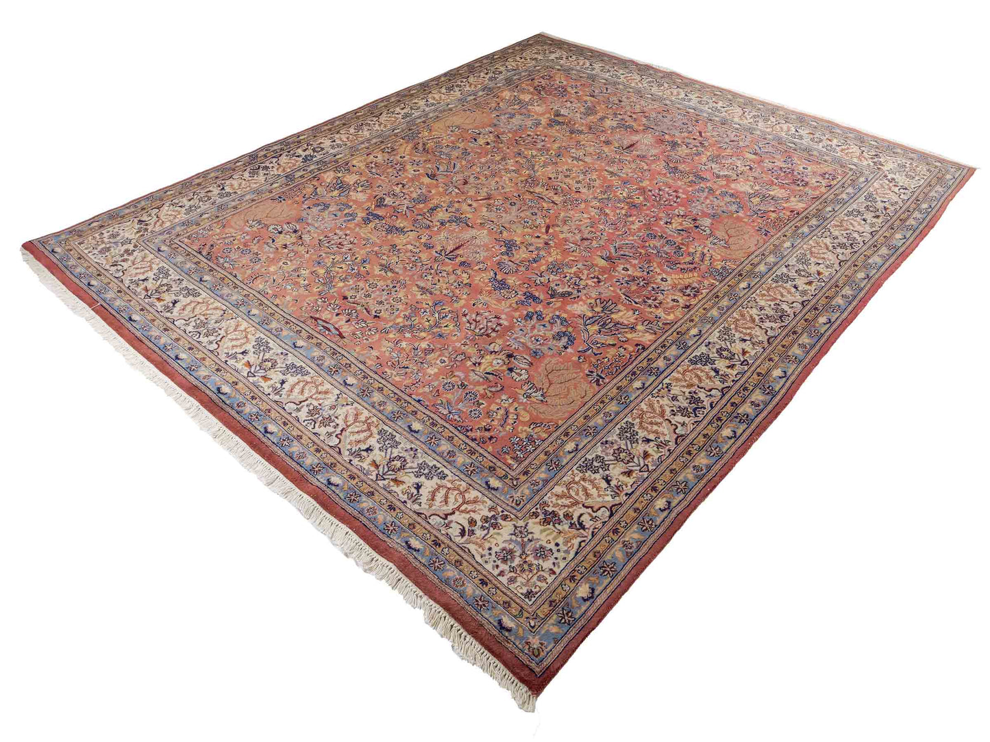 Sehr feiner, handgeknüpfter Indo Sarough Orientteppich aus Wolle von Khademi. Farbe: Rot, cremeweiß, blau. Größe: 295 x 240 cm. Vertrieb durch JUPITER Intl.