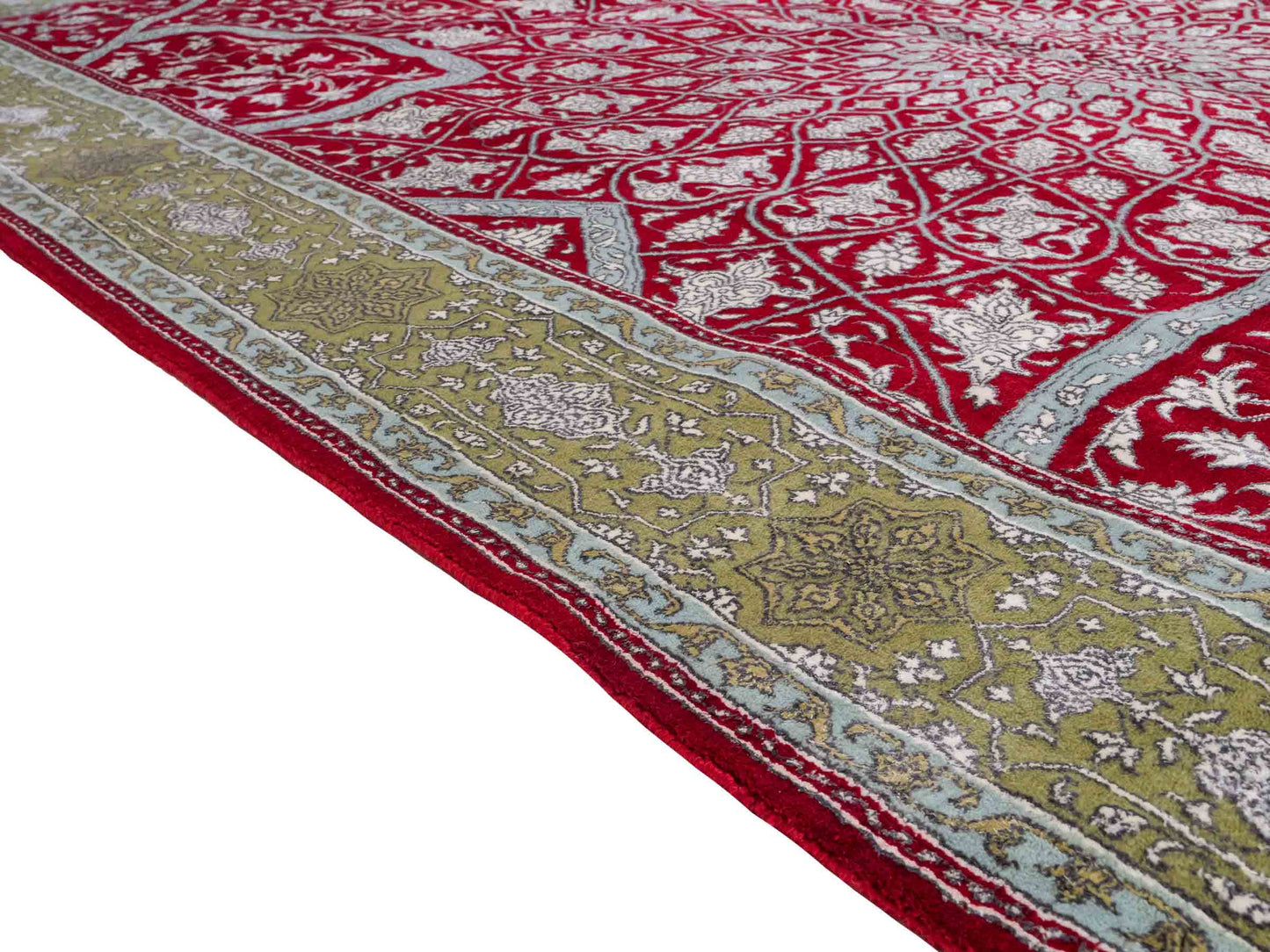 Feiner, handgeknüpfter Indo Täbriz Orientteppich aus Seide und Viskose mit geometrischem Gumbad-Motiv von Khademi. Größe: 303 x 196 cm. Farbe: Rot. RB3-Y1. Ursprung: Indien. Verkauf durch JUPITER Intl