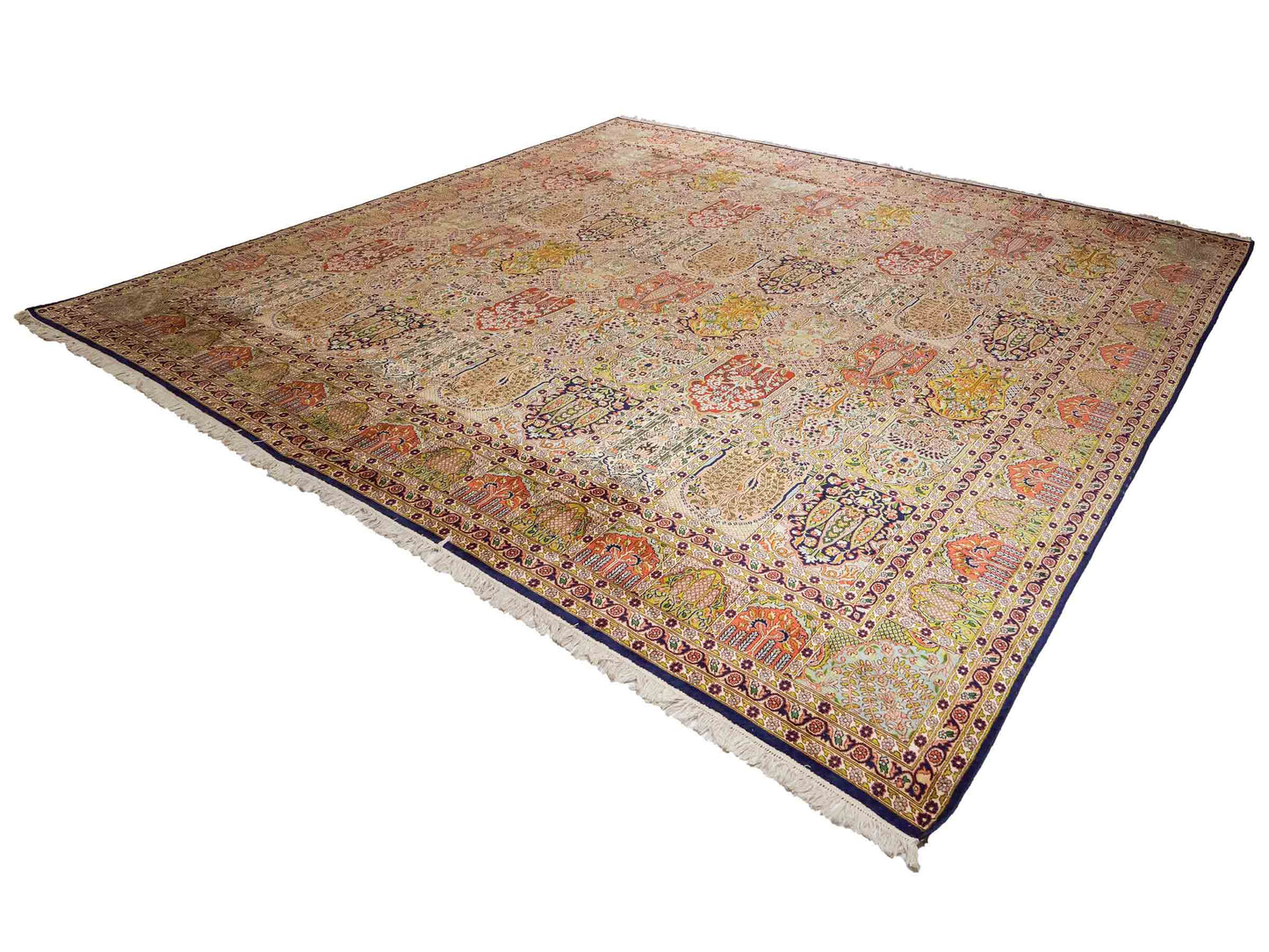 Sehr feiner, handgeknüpfter Kaschmir Seide Orientteppich von Khademi, blau, grün, multicolor. 311x303 cm. Verkauf durch Jupiter Intl.
