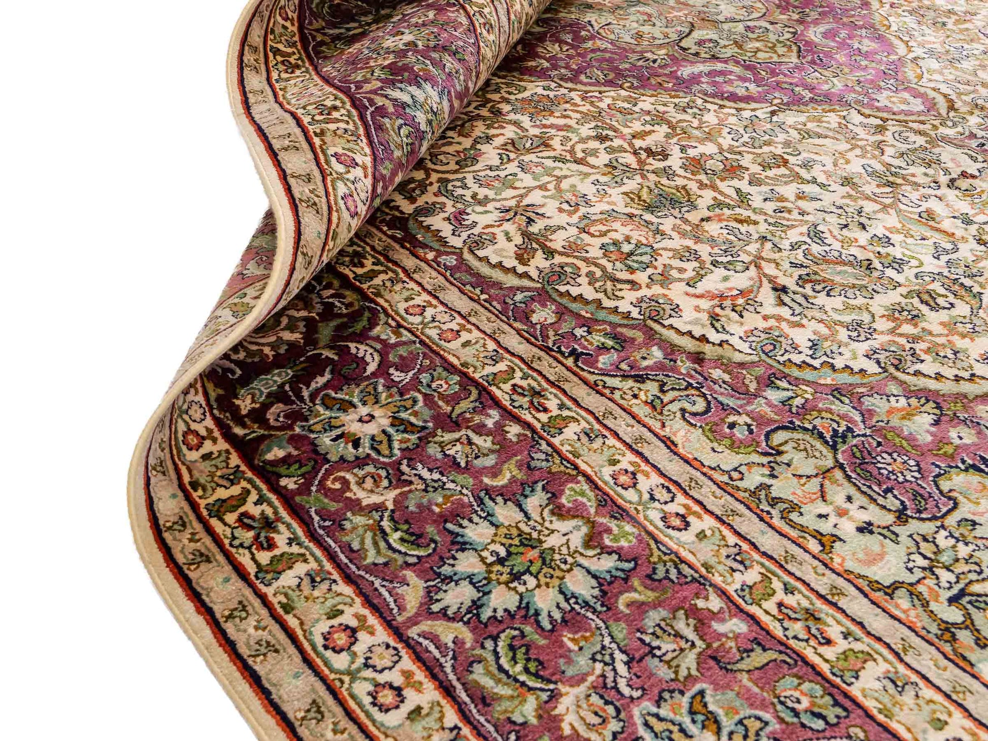 Sehr feiner, handgeknüpfter Kaschmir Seide Orientteppich von Khademi, creme, lila. 279x188 cm. Verkauf durch Jupiter Intl.