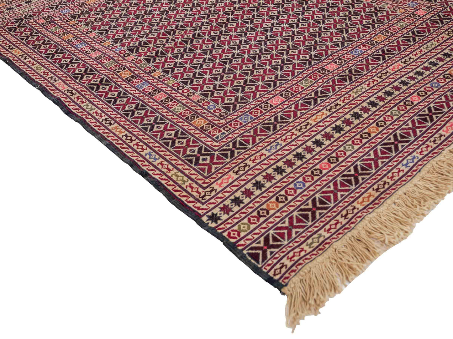 Handgefertigter Kelim Afghan Teppich aus Wolle von Khademi. Größe 140 x 99 cm. Farbe: Beige, rot, schwarz. Verkauf durch JUPITER Intl.