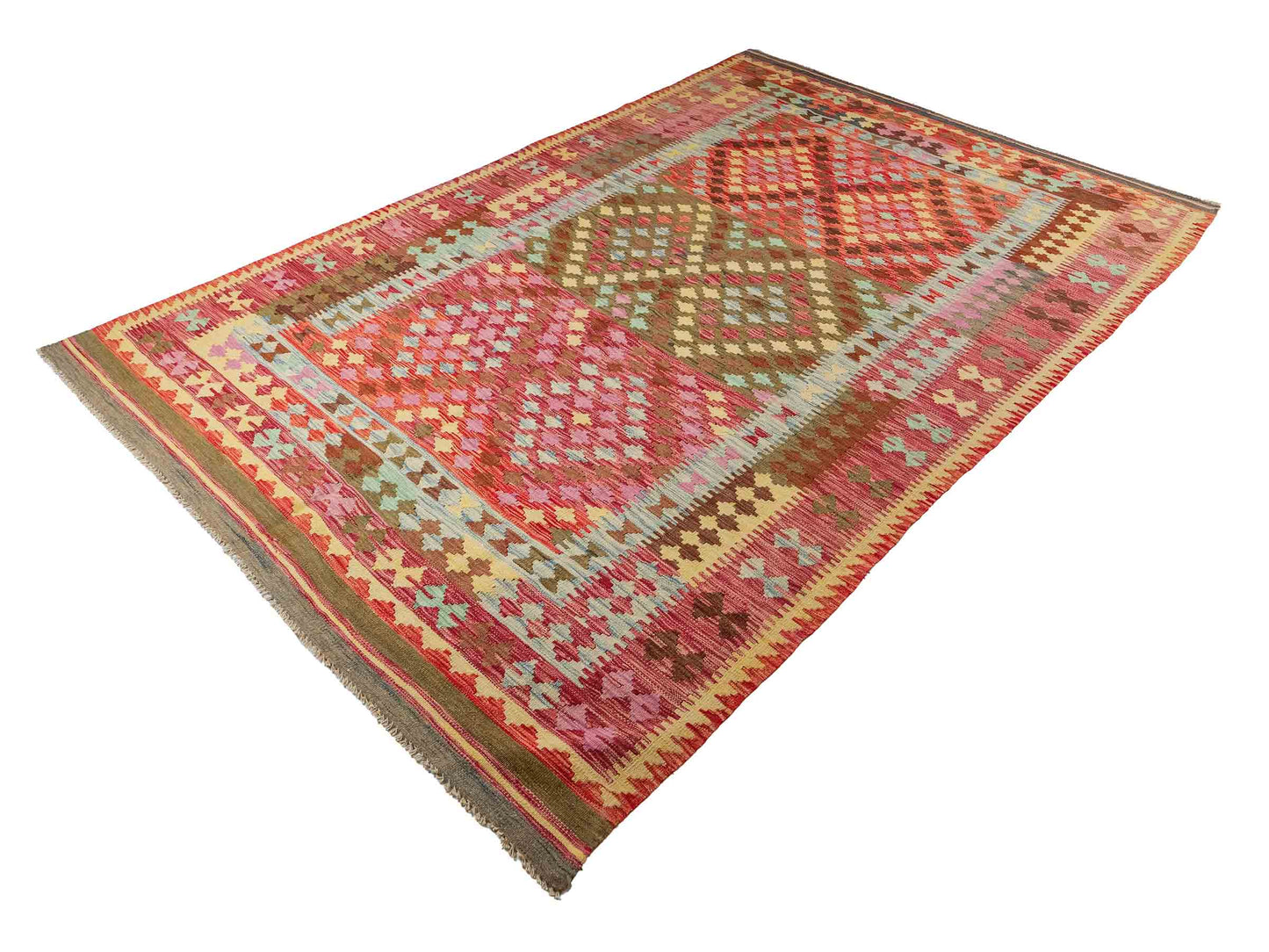 Handgefertigter Kelim Afghan Teppich aus Wolle von Khademi. Größe 296 x 190 cm. Farbe: Rosa, rot, grün. Verkauf durch JUPITER Intl.