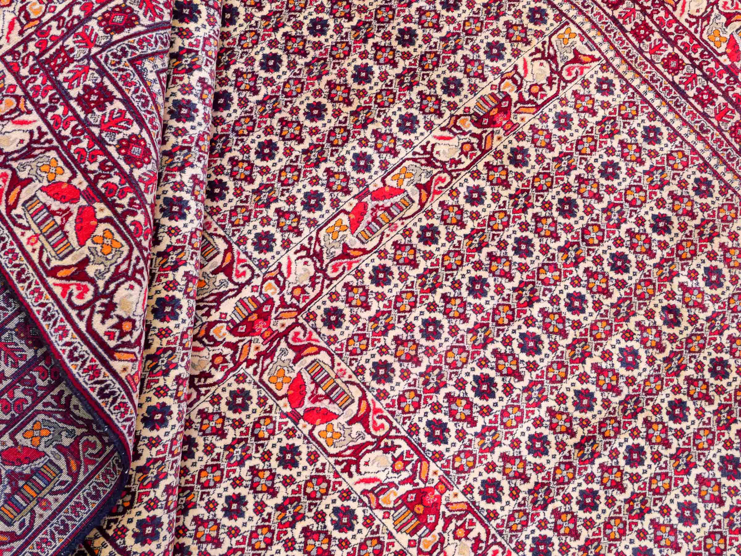 Feiner, handgeknüpfter Afghan Khal Mohammadi Orientteppich aus reiner Wolle mit Allover-Muster von Khademi. Größe: 300 x 205 cm. Farbe: Creme, rot. RB3-1J. Ursprung: Afghanistan. Verkauf durch JUPITER Intl.