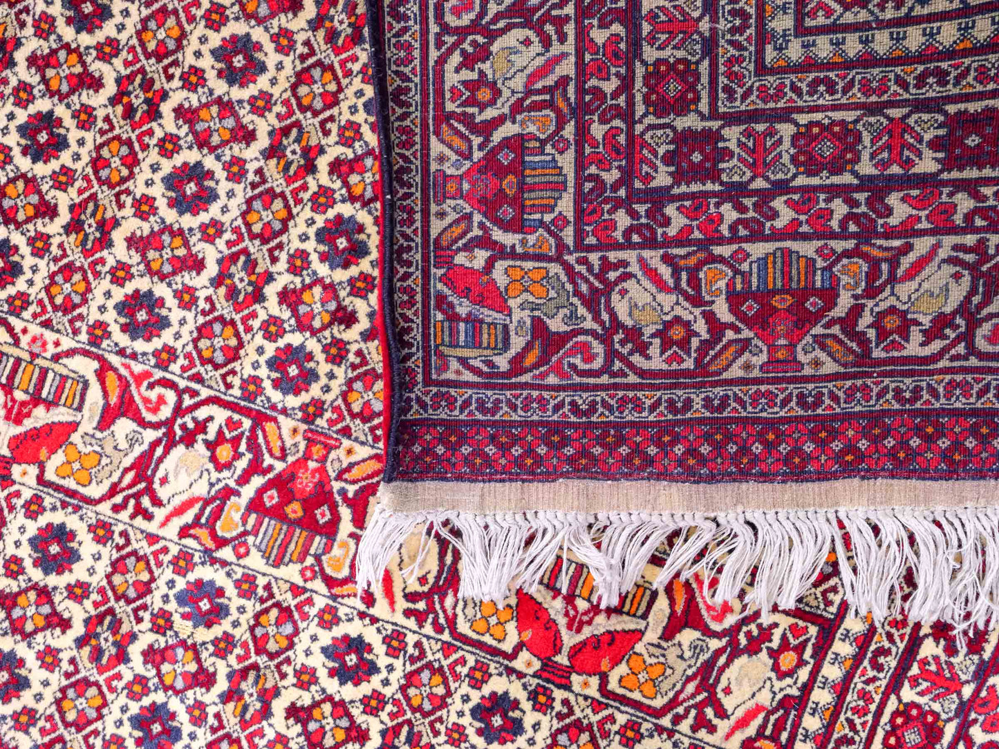 Feiner, handgeknüpfter Afghan Khal Mohammadi Orientteppich aus reiner Wolle mit Allover-Muster von Khademi. Größe: 300 x 205 cm. Farbe: Creme, rot. RB3-1J. Ursprung: Afghanistan. Verkauf durch JUPITER Intl.
