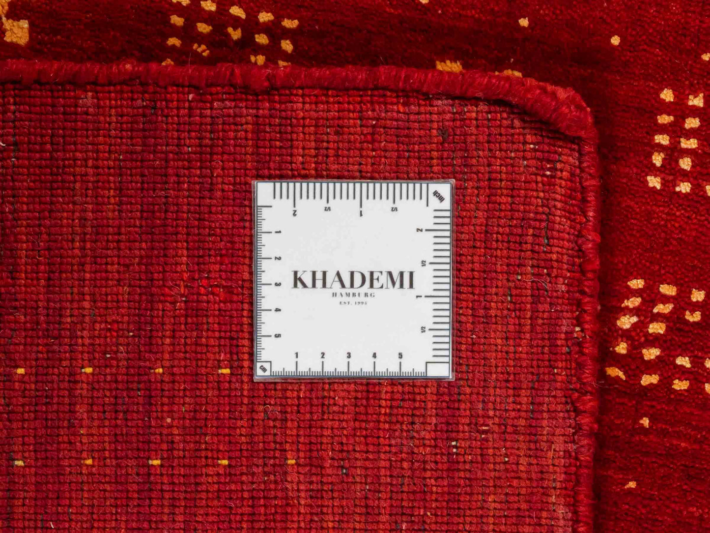 Moderner, Handloom Lori Gabbeh Orientteppich von Khademi aus Wolle, rot. Geometrisches Nomaden-Design. Produziert in Indien. Größe: 147x86cm. Teppichnummer: KB4-1513. Verkauf durch Jupiter Intl.