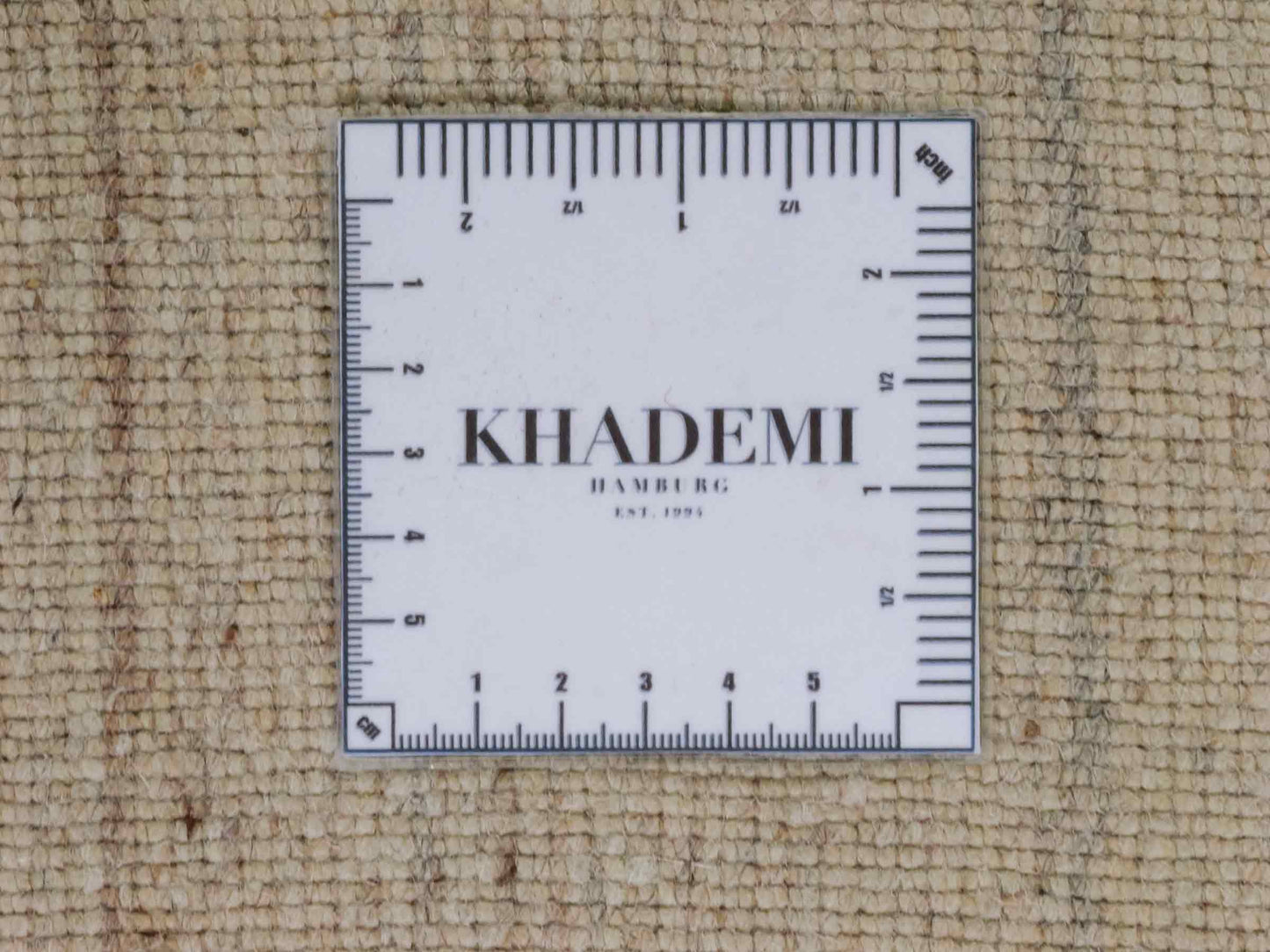 Moderner, Handloom Lori Gabbeh Orientteppich von Khademi aus Wolle, braun, beige, cremeweiß. Geometrisches Nomaden-Design. Produziert in Indien. Größe: 200x132cm. Teppichnummer: KB4-1774. Verkauf durch Jupiter Intl.