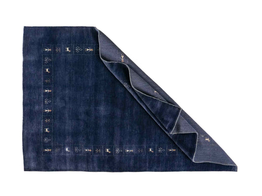 Moderner, Handloom Lori Gabbeh Orientteppich von Khademi aus Wolle, blau, navy. Geometrisches Nomaden-Design. Produziert in Indien. Größe: 201x138cm. Teppichnummer: KB4-1783. Verkauf durch Jupiter Intl.