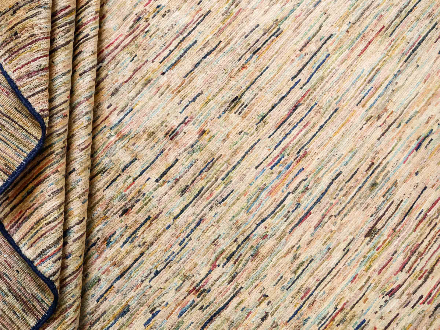 Handgeknüpfter, afghanischer, moderner Design Ziegler Orientteppich aus Wolle von Khademi. Größe: 201 x 144 cm. Farbe: Beige. Verkauf durch JUPITER Intl.