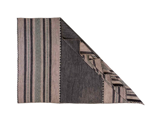 Handgewebter, moderner Indo Kelim Orientteppich von Khademi aus Baumwolle, navy. Geometrisches Design. Von Hand gewebt in Indien. Größe: 244x152cm. Teppichnummer: KB4-1679. Verkauf durch Jupiter Intl.