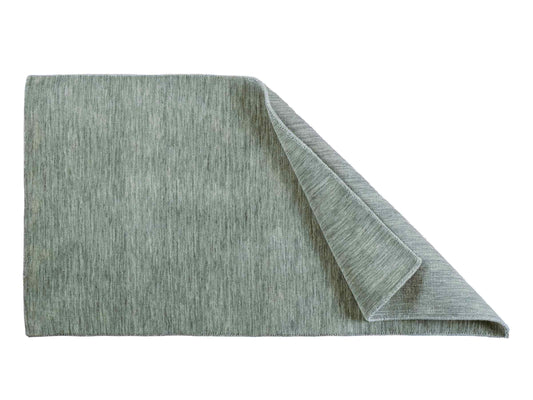 Moderner, Handloom Gabbeh Orientteppich von Khademi aus Wolle, mintgrün. Einfarbiges Uni-Design. Produziert in Indien. Größe: 151x80cm. Teppichnummer: KB4-1564. Verkauf durch Jupiter Intl.