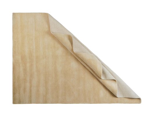 Moderner, Handloom Gabbeh Orientteppich von Khademi aus Wolle, beige. Einfarbiges Uni-Design. Produziert in Indien. Größe: 232x169cm. Teppichnummer: KB4-1616. Verkauf durch Jupiter Intl.