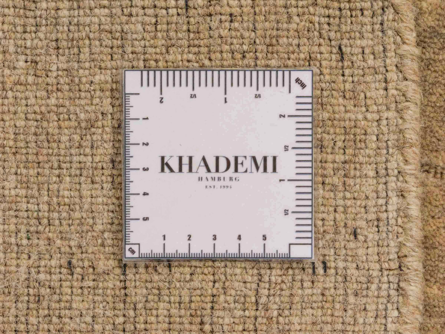 Moderner, Handloom Lori Orientteppich von Khademi aus Wolle, beige. Geometrisches Design. Produziert in Indien. Größe: 154x83cm. Teppichnummer: KB4-1531. Verkauf durch Jupiter Intl.