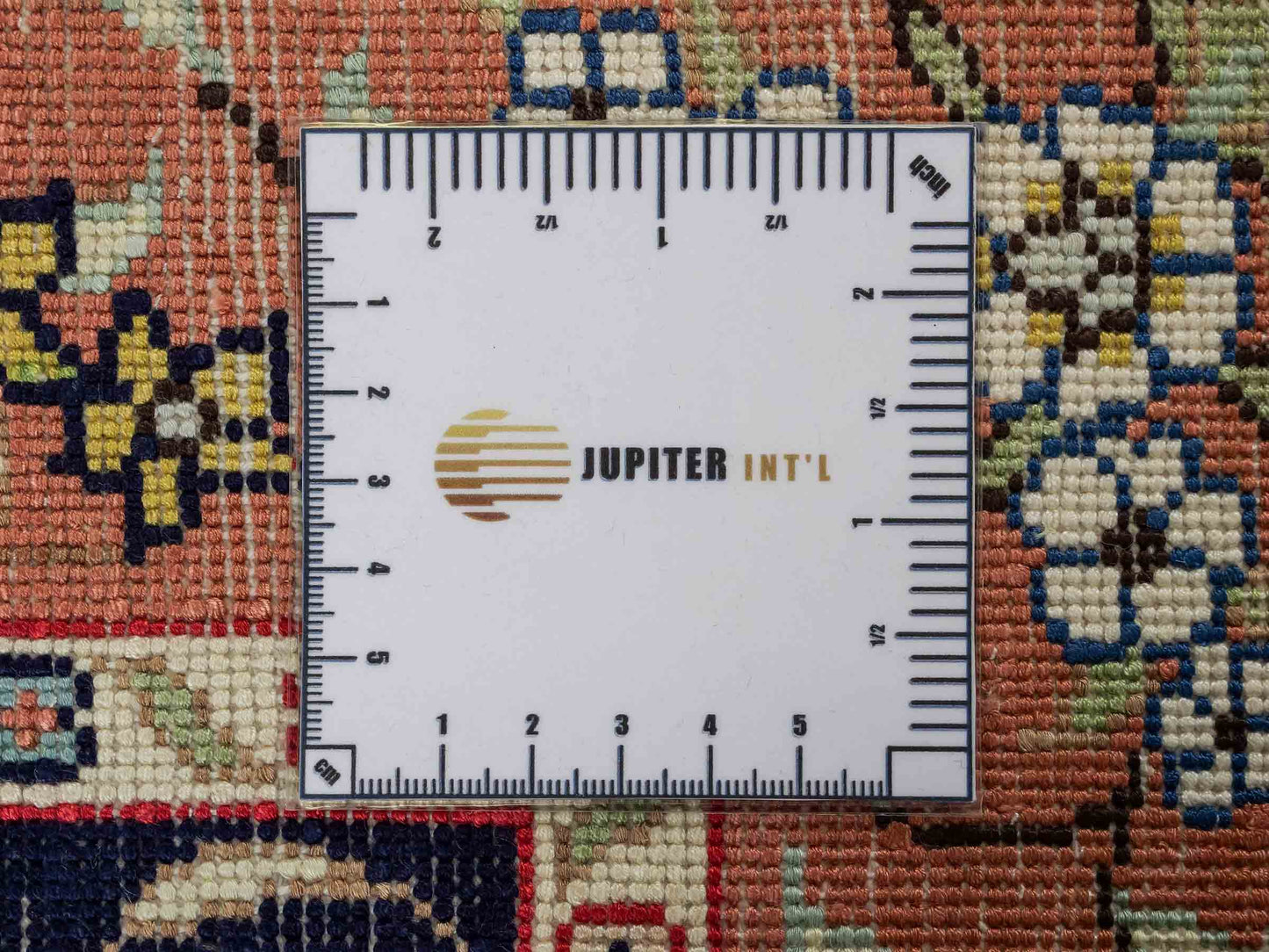 Feiner, handgeknüpfter, chinesischer Orientteppich mit Ghom Design aus Kunstseide, blau, lachs. 123x78 cm. Verkauf durch Jupiter Intl.