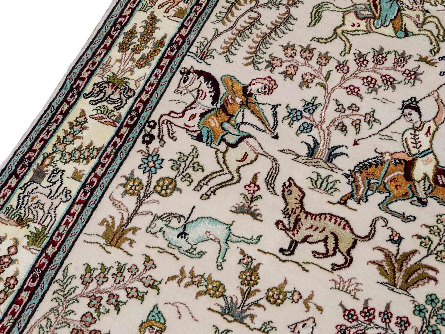Feiner, handgeknüpfter, chinesischer Orientteppich mit Ghom Design aus Kunstseide, weiß, creme. 150x88 cm. Verkauf durch Jupiter Intl.