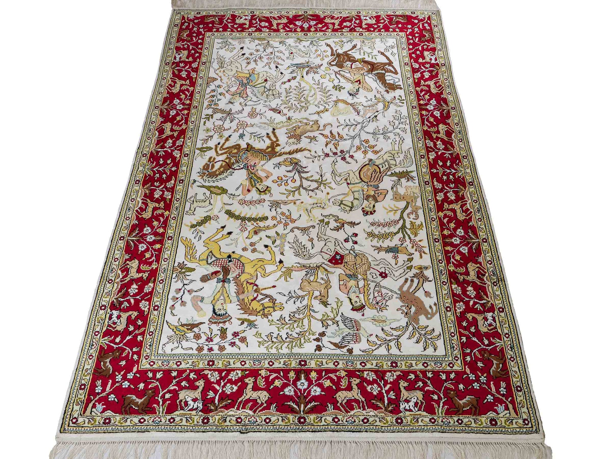 Feiner, handgeknüpfter, chinesischer Orientteppich mit Ghom Design aus Kunstseide, weiß, rot, creme. 180x123 cm. Verkauf durch Jupiter Intl.