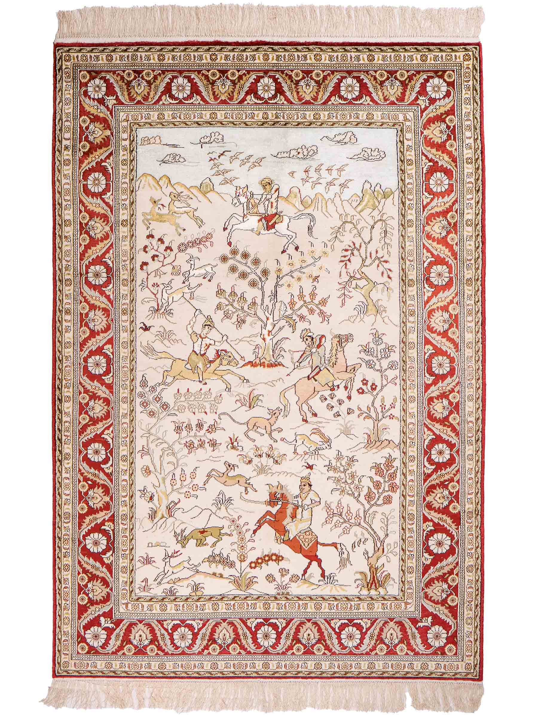 Feiner, handgeknüpfter Art Ghom aus Kunstseide. Ursprung China. Größe: 193 x 121 cm. Hauptfarben: Weiß, Creme, Rot. Vertrieb durch JUPITER Intl.