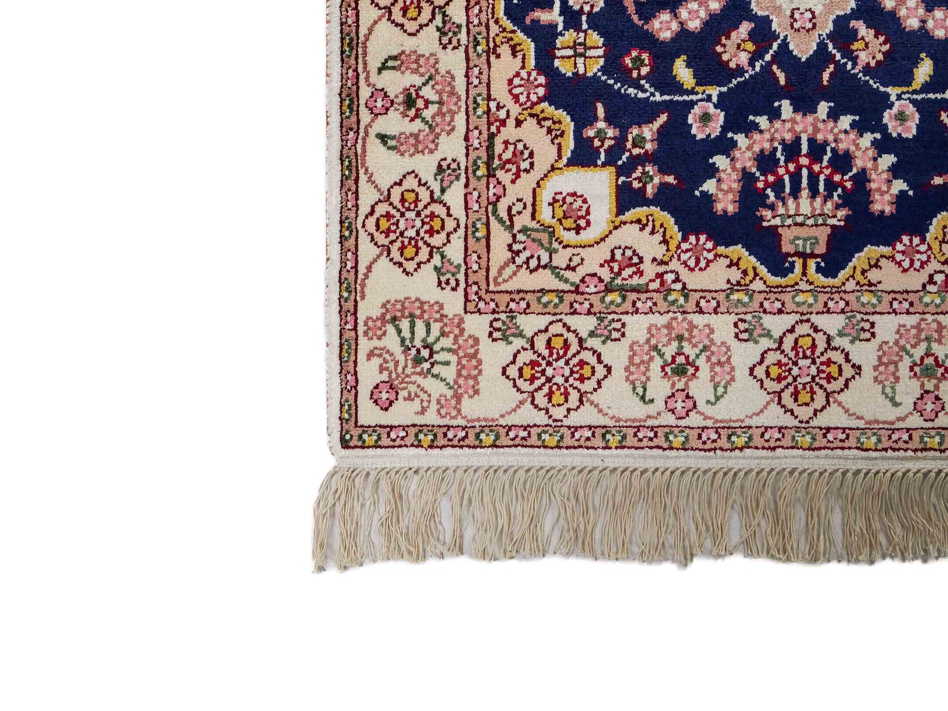 Feiner, handgeknüpfter, chinesischer Orientteppich mit Ghom Design aus Kunstseide, blau, creme, weiß. 92x60 cm. Verkauf durch Jupiter Intl.