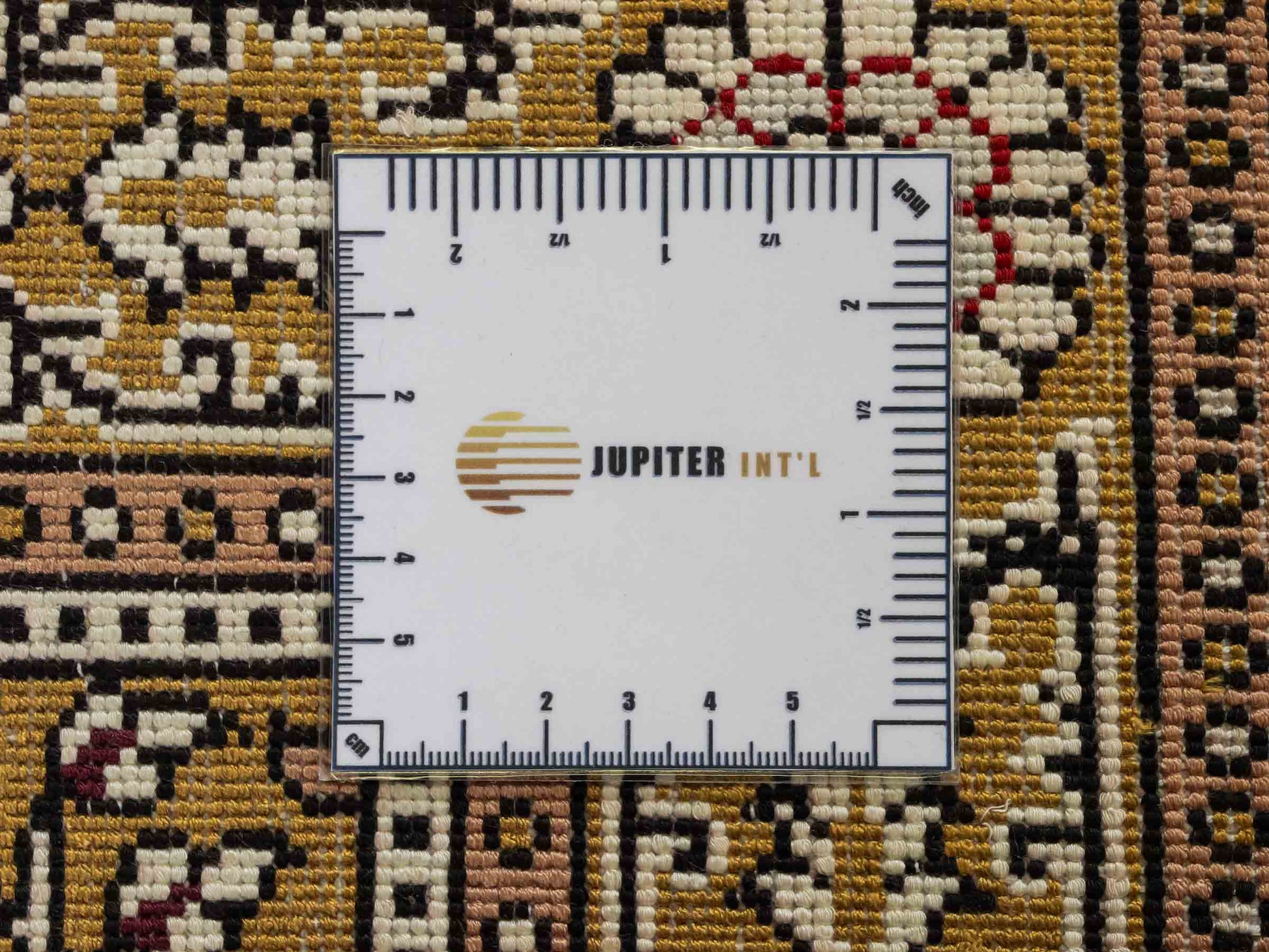 Feiner, handgeknüpfter, chinesischer Orientteppich mit Ghom Design aus Kunstseide, braun, oliv. 92x62 cm. Verkauf durch Jupiter Intl.