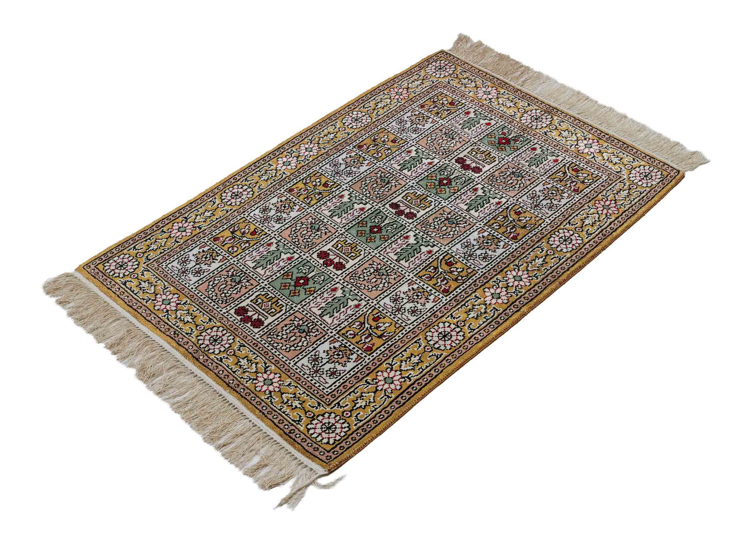 Feiner, handgeknüpfter, chinesischer Orientteppich mit Ghom Design aus Kunstseide, braun, oliv. 92x62 cm. Verkauf durch Jupiter Intl.