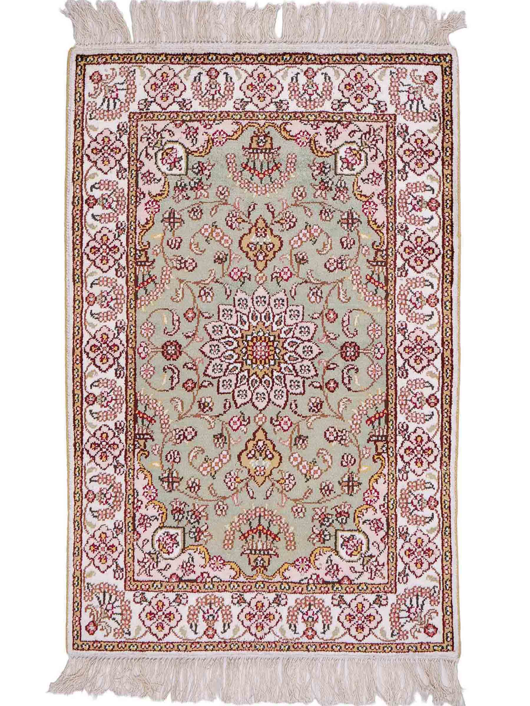 Feiner, handgeknüpfter, chinesischer Orientteppich mit Ghom Design aus Kunstseide, grün, creme, weiß. 92x63 cm. Verkauf durch Jupiter Intl.