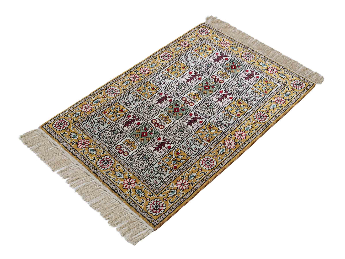 Feiner, handgeknüpfter, chinesischer Orientteppich mit Ghom Design aus Kunstseide, braun, oliv. 92x63 cm. Verkauf durch Jupiter Intl.