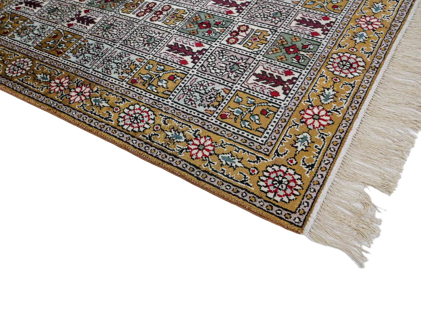 Feiner, handgeknüpfter, chinesischer Orientteppich mit Ghom Design aus Kunstseide, braun, oliv. 93x63 cm. Verkauf durch Jupiter Intl.