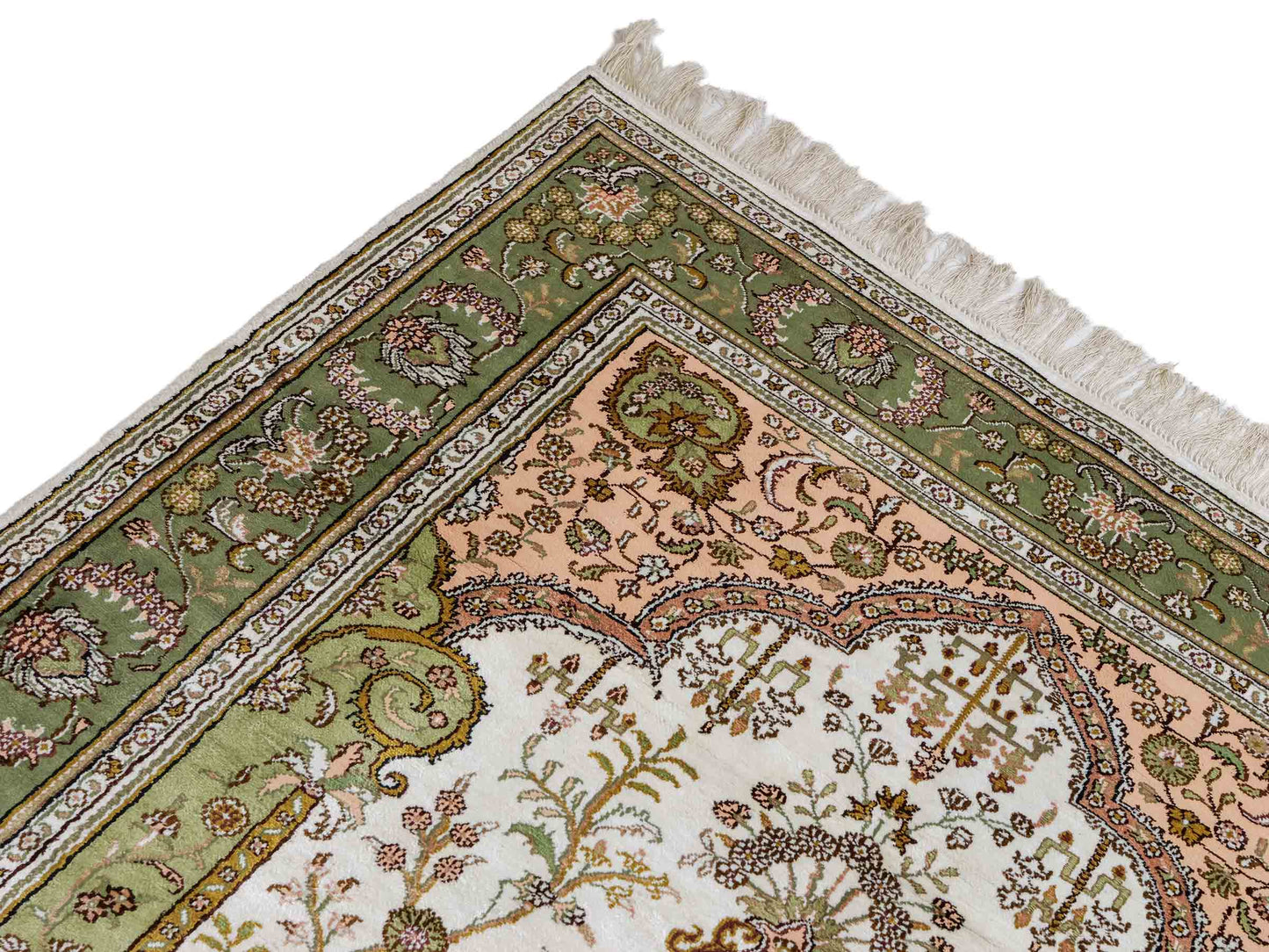 Feiner, handgeknüpfter, chinesischer Orientteppich mit Hereke Design aus Kunstseide, grün, creme, weiß. 181x123 cm. Verkauf durch Jupiter Intl.