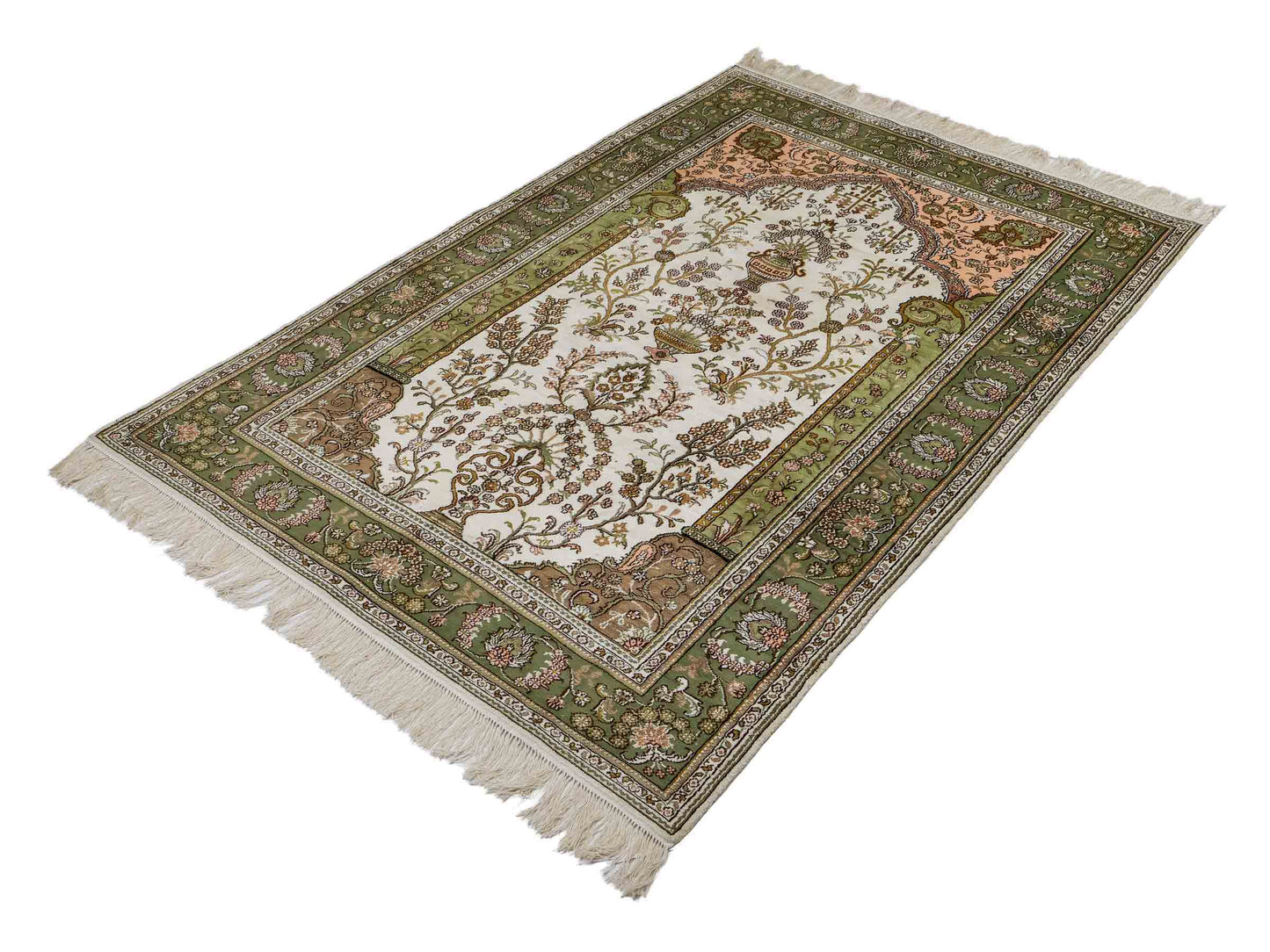 Feiner, handgeknüpfter, chinesischer Orientteppich mit Hereke Design aus Kunstseide, grün, creme, weiß. 181x123 cm. Verkauf durch Jupiter Intl.