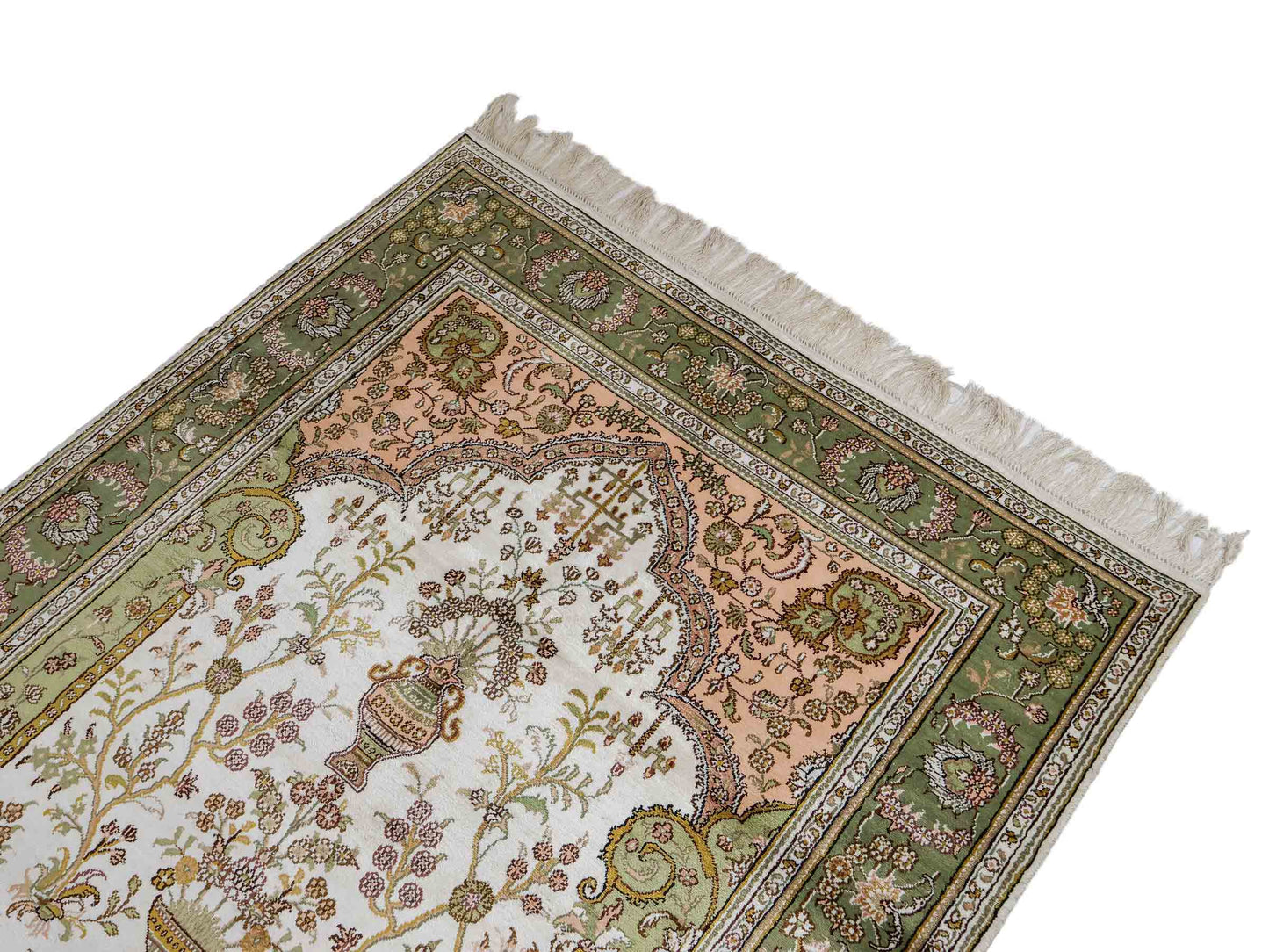 Feiner, handgeknüpfter, chinesischer Orientteppich mit Hereke Design aus Kunstseide, grün, creme, weiß. 181x123 cm. Verkauf durch Jupiter Intl.