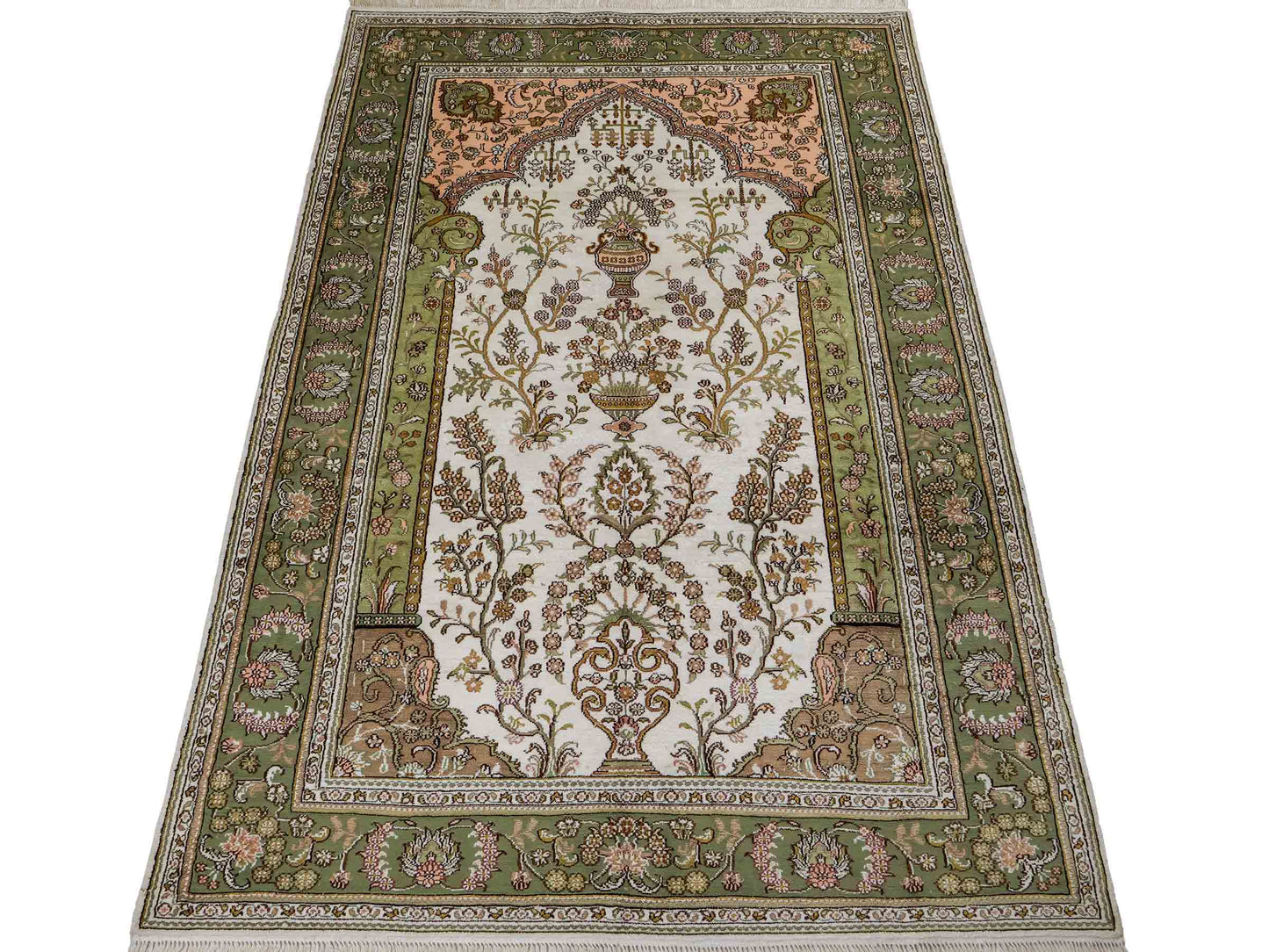 Feiner, handgeknüpfter, chinesischer Orientteppich mit Hereke Design aus Kunstseide, grün, creme, weiß. 181x123 cm. Verkauf durch Jupiter Intl.