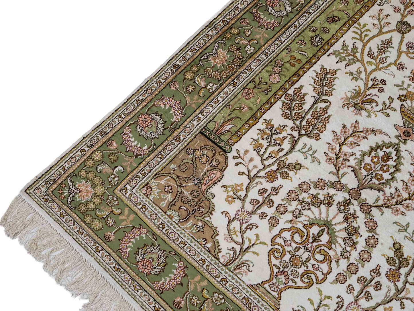Feiner, handgeknüpfter, chinesischer Orientteppich mit Hereke Design aus Kunstseide, grün, creme, weiß. 181x123 cm. Verkauf durch Jupiter Intl.