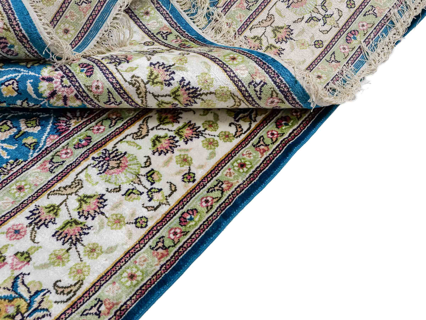 Feiner, handgeknüpfter, chinesischer Orientteppich mit Hereke Design aus Kunstseide, blau, creme, weiß. 242x155 cm. Verkauf durch Jupiter Intl.