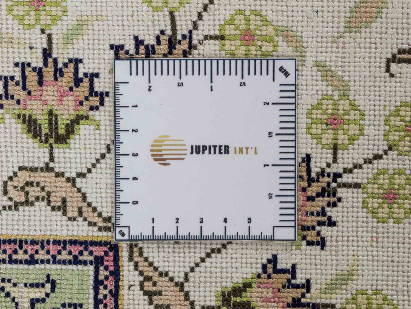 Feiner, handgeknüpfter, chinesischer Orientteppich mit Hereke Design aus Kunstseide, blau, creme, weiß. 242x155 cm. Verkauf durch Jupiter Intl.