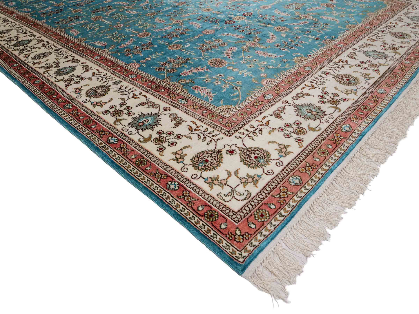 Feiner, handgeknüpfter, chinesischer Orientteppich mit Hereke Design aus Kunstseide, blau, weiß. 263x180 cm. Verkauf durch Jupiter Intl.