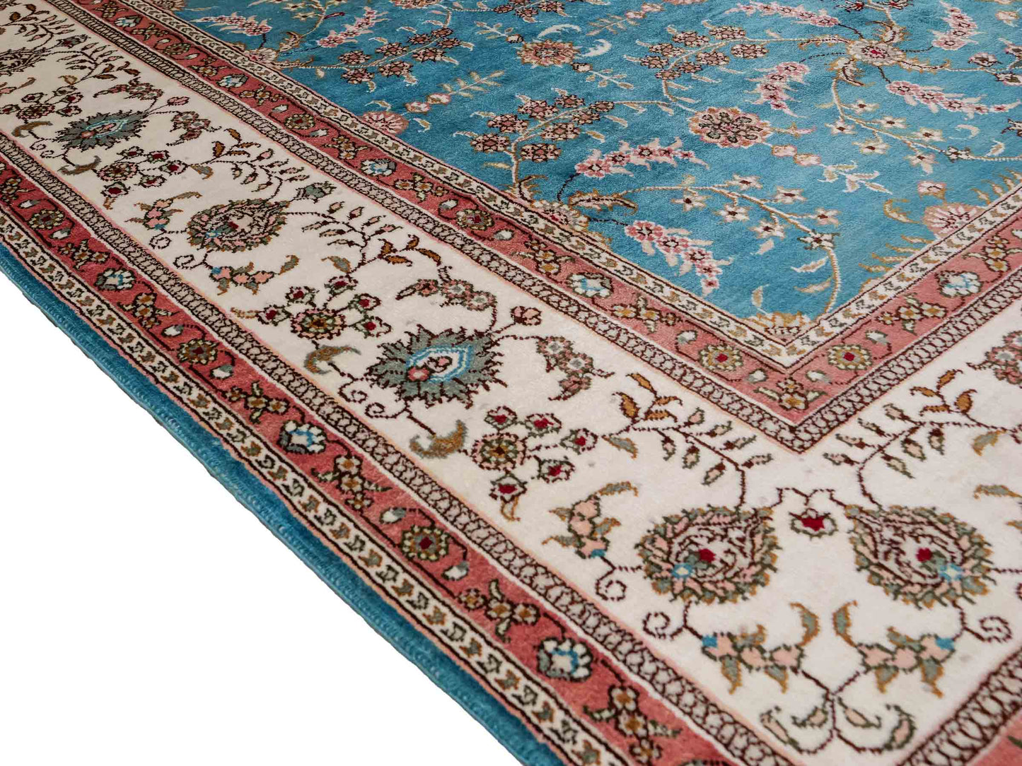 Feiner, handgeknüpfter, chinesischer Orientteppich mit Hereke Design aus Kunstseide, blau, weiß. 263x180 cm. Verkauf durch Jupiter Intl.