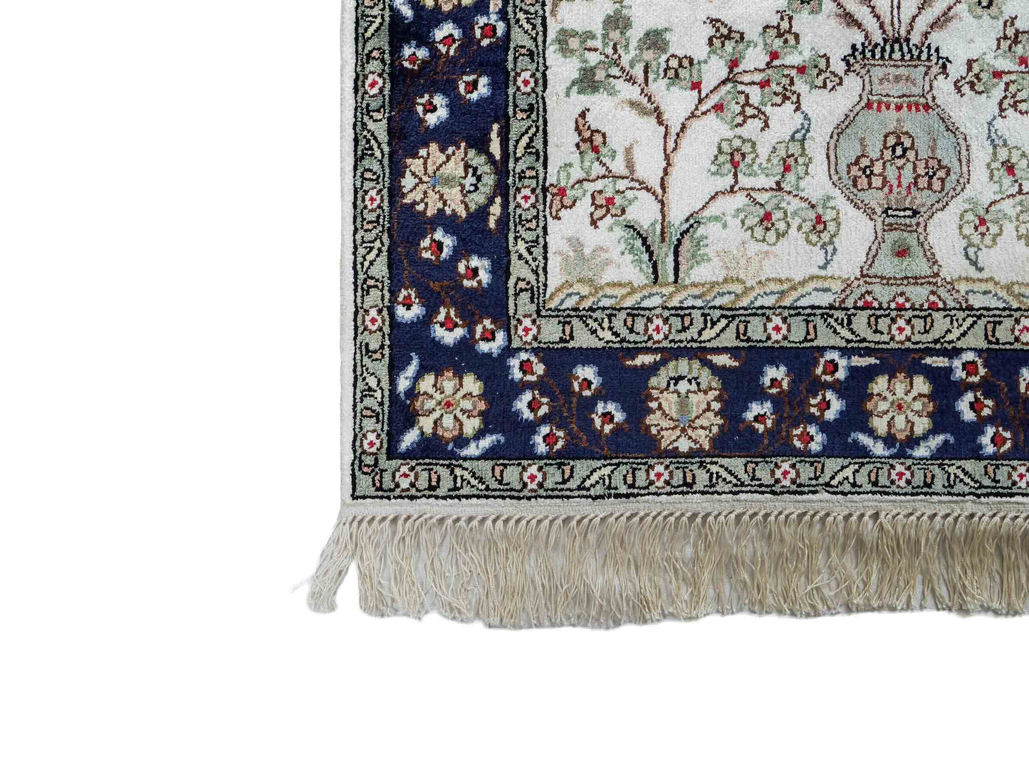 Feiner, handgeknüpfter, chinesischer Orientteppich mit Hereke Design aus Kunstseide, weiß, blau, creme. 90x62 cm. Verkauf durch Jupiter Intl.