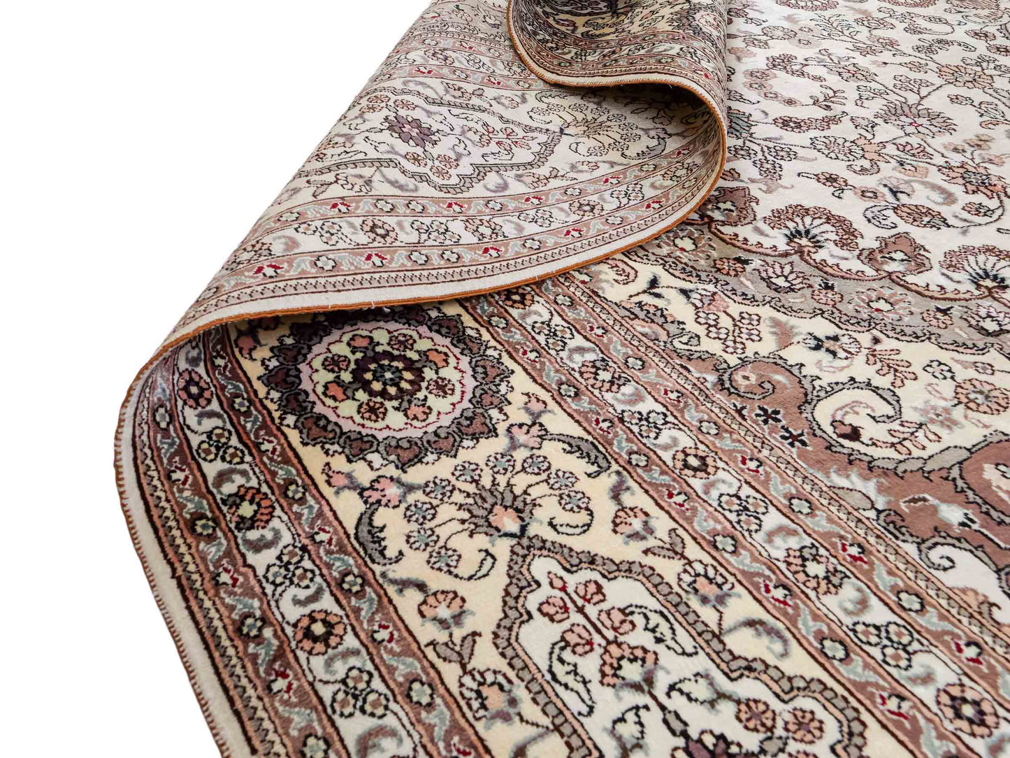 Feiner, handgeknüpfter, chinesischer Orientteppich mit Nain Design aus Kunstseide, creme, weiß. 352x269 cm. Verkauf durch Jupiter Intl.